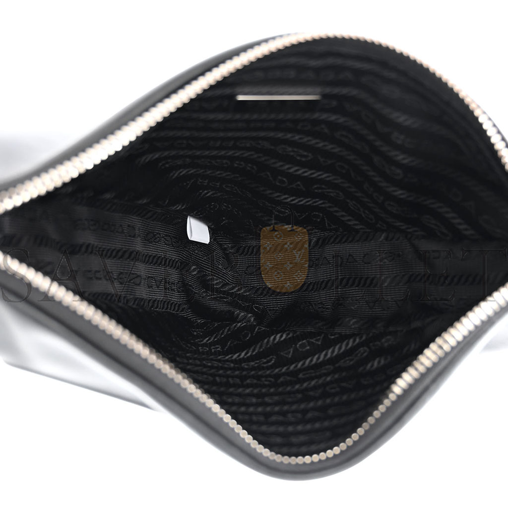 PRADA GRACE LUX TRIANGLE WRISTLET POUCH BLACK (27*15*6cm) PRADA GRACE LUX TRIANGLE WRISTLET POUCH BLACK (27*15*6cm)