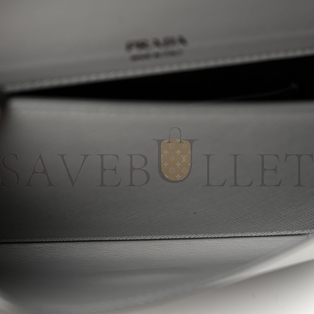 PRADA CITY CALFSKIN SAFFIANO ENVELOPE FLAP WITH CHAIN NUBE (20*13*4cm) PRADA CITY CALFSKIN SAFFIANO ENVELOPE FLAP WITH CHAIN NUBE (20*13*4cm)