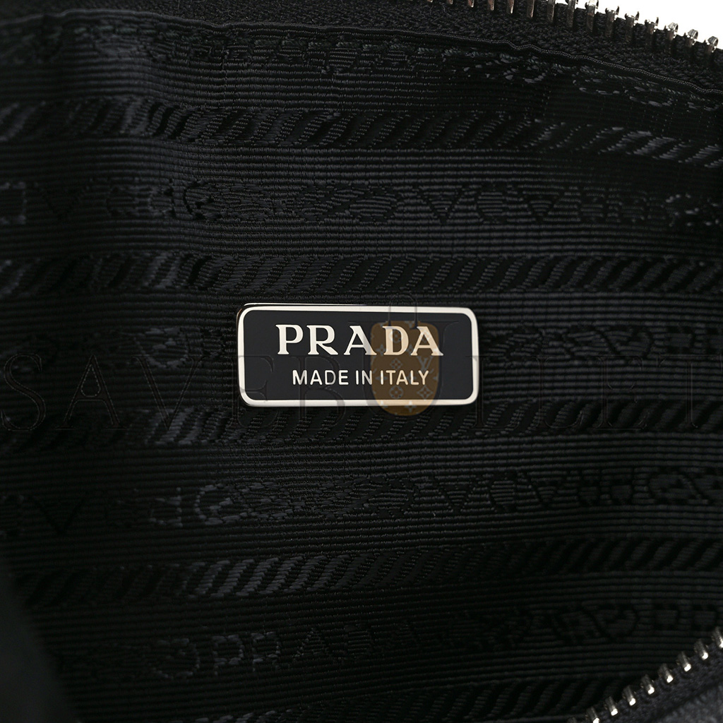 PRADA GRACE LUX TRIANGLE WRISTLET POUCH BLACK (26*15*6cm) PRADA GRACE LUX TRIANGLE WRISTLET POUCH BLACK (26*15*6cm)