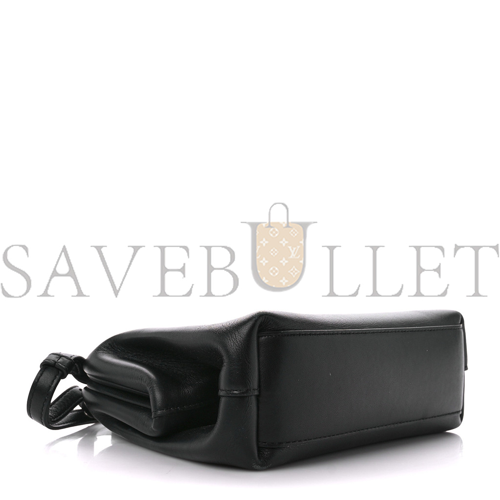 BOTTEGA VENETA CALFSKIN SMALL THE POINT TRIANGLE BAG BLACK (20*17*8cm) BOTTEGA VENETA CALFSKIN SMALL THE POINT TRIANGLE BAG BLACK (20*17*8cm)