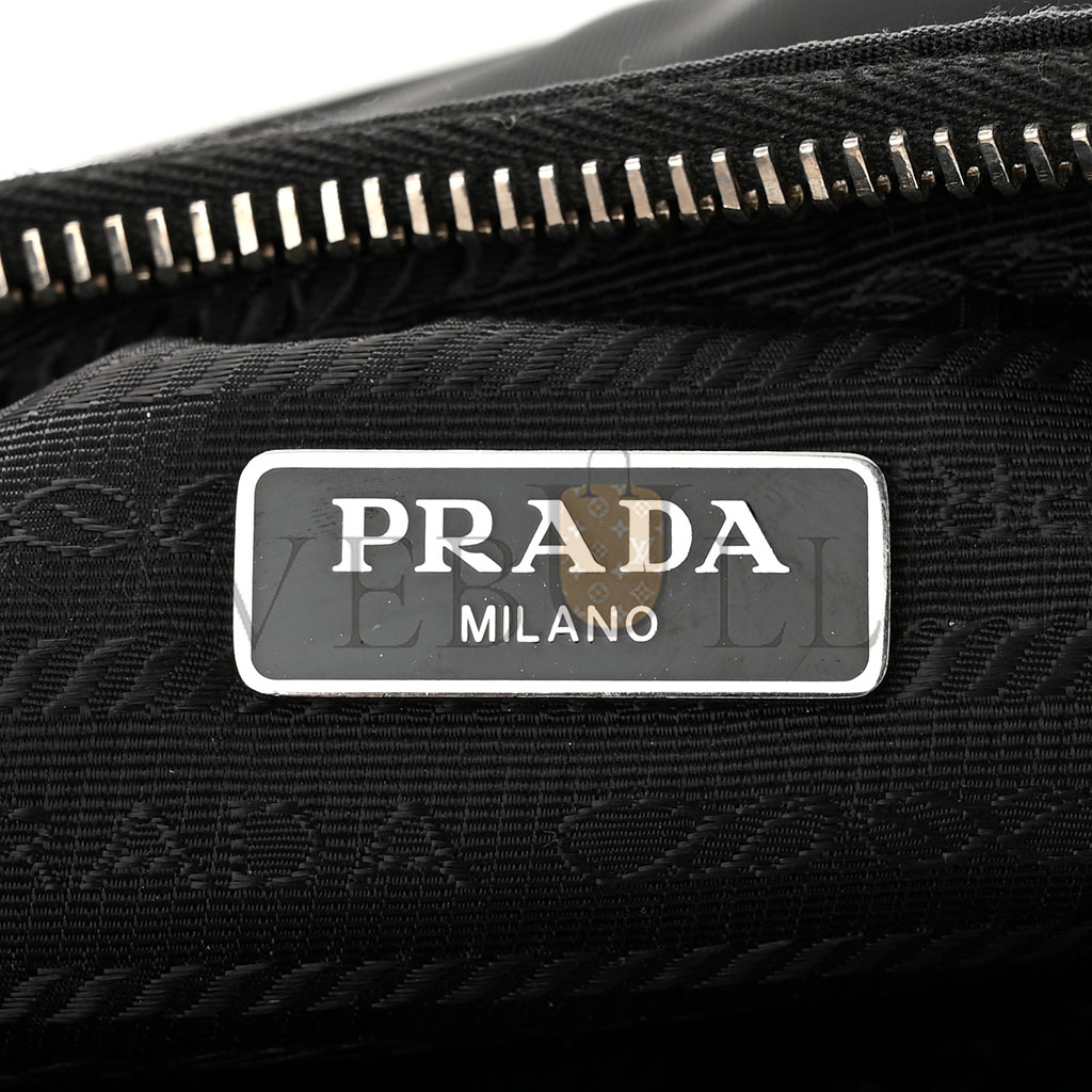 PRADA NYLON RE-EDITION 2005 SHOULDER BAG BLACK (22*18*6cm) PRADA NYLON RE-EDITION 2005 SHOULDER BAG BLACK (22*18*6cm)