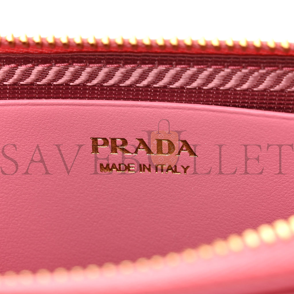 PRADA RAFFIA EFFECT YARN CROCHET MINI TRIANGLE POUCH PETAL PINK (15*10*5cm) PRADA RAFFIA EFFECT YARN CROCHET MINI TRIANGLE POUCH PETAL PINK (15*10*5cm)