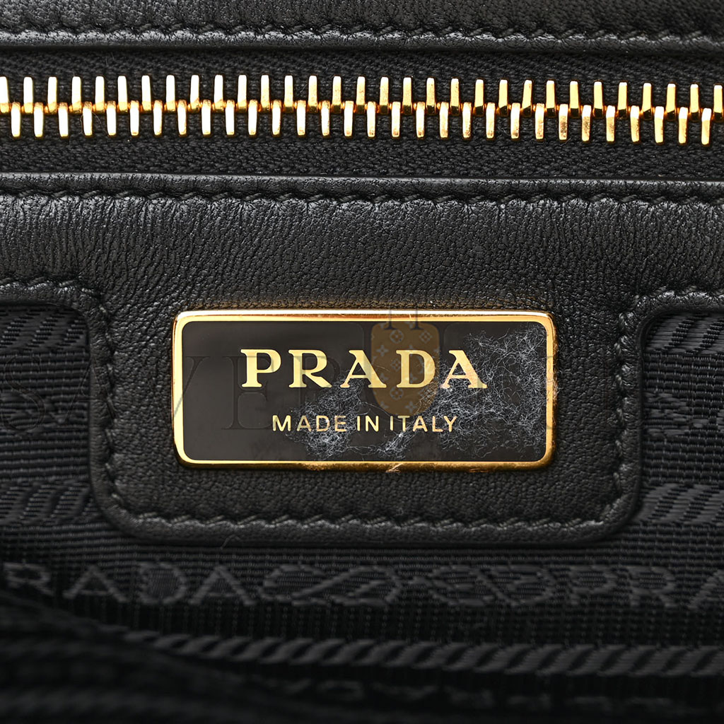 PRADA NYLON SAFFIANO RE-EDITION 1978 MEDIUM TOP HANDLE BAG BLACK (31*17*15cm) PRADA NYLON SAFFIANO RE-EDITION 1978 MEDIUM TOP HANDLE BAG BLACK (31*17*15cm)