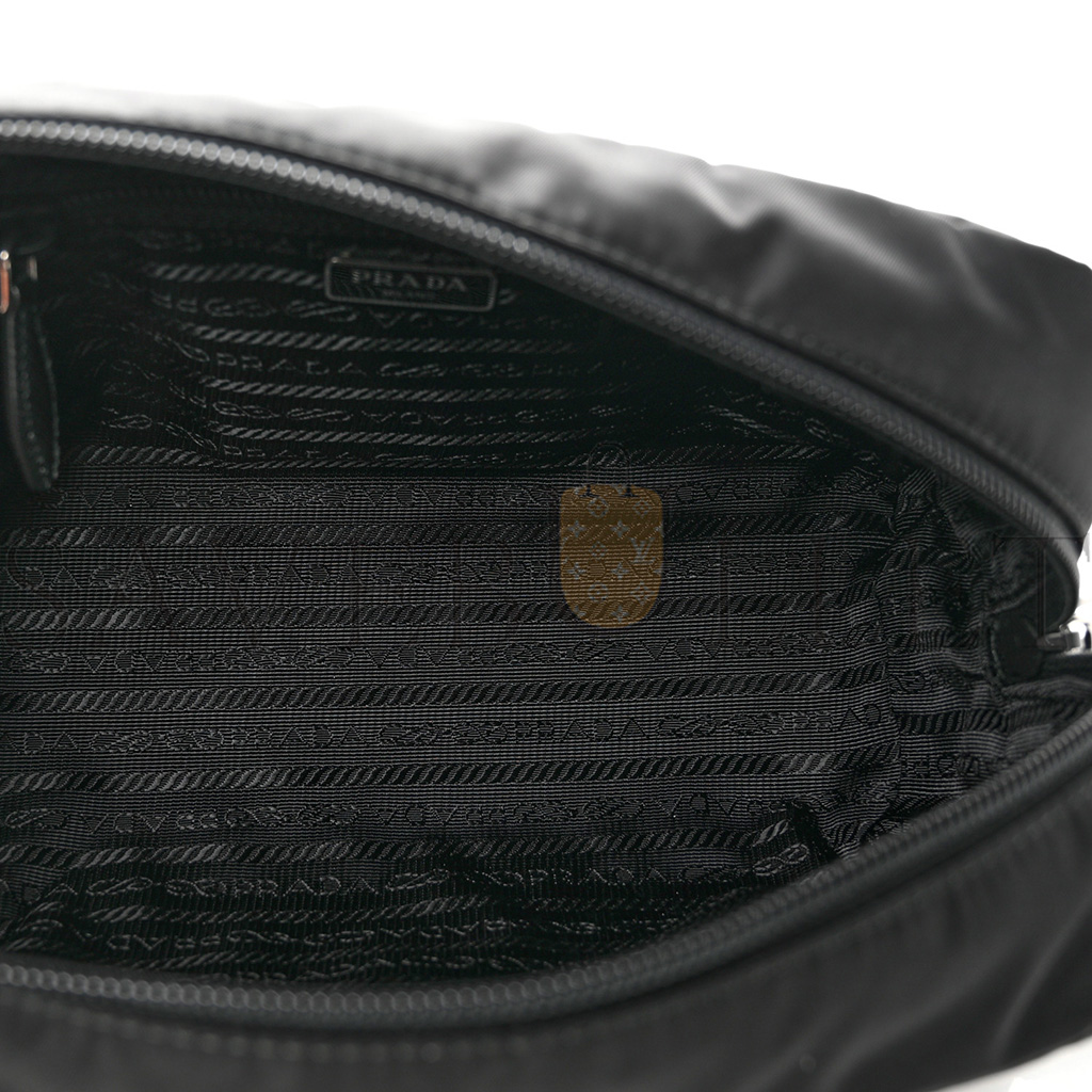 PRADA RE-NYLON SAFFIANO POUCH WRISTLET BLACK (25*13*11cm) PRADA RE-NYLON SAFFIANO POUCH WRISTLET BLACK (25*13*11cm)