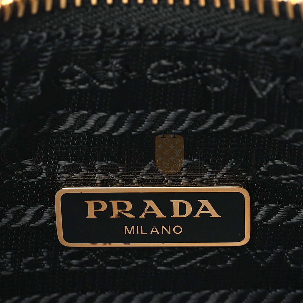 PRADA SAFFIANO LUX RE-EDITION 2005 SHOULDER BAG BLACK (22*17*6cm) PRADA SAFFIANO LUX RE-EDITION 2005 SHOULDER BAG BLACK (22*17*6cm)