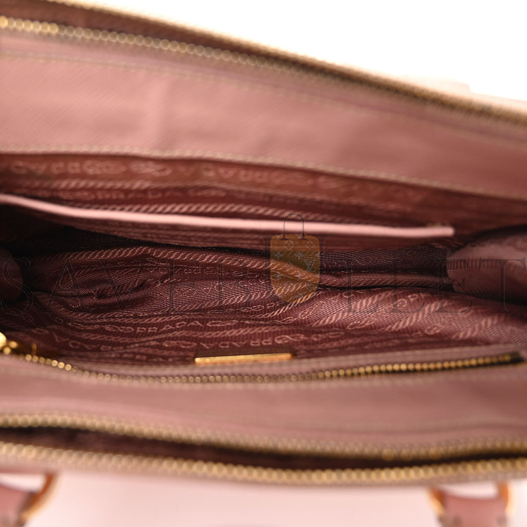 PRADA SAFFIANO SMALL GALLERIA DOUBLE ZIP TOTE ORCHIDEA (27*17*11cm) PRADA SAFFIANO SMALL GALLERIA DOUBLE ZIP TOTE ORCHIDEA (27*17*11cm)
