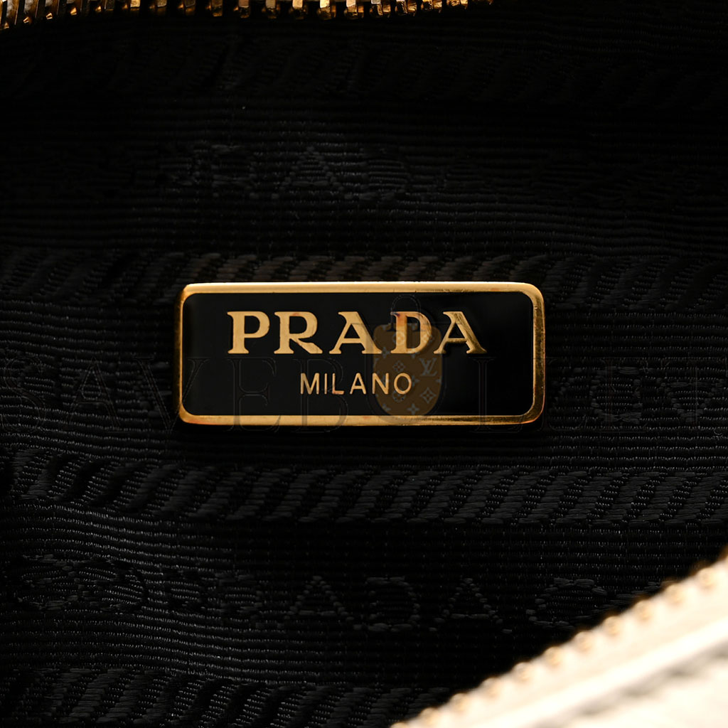 PRADA SAFFIANO RE-EDITION 2005 SHOULDER BAG WHITE (23*17*6cm) PRADA SAFFIANO RE-EDITION 2005 SHOULDER BAG WHITE (23*17*6cm)