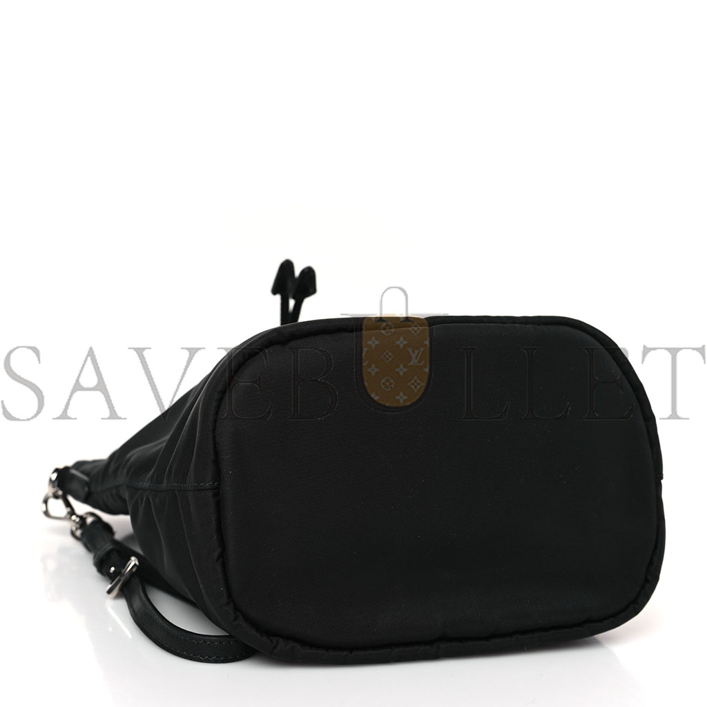PRADA SAFFIANO TESSUTO NYLON VELA BUCKET WRISTLET BLACK (22*15*10cm) PRADA SAFFIANO TESSUTO NYLON VELA BUCKET WRISTLET BLACK (22*15*10cm)