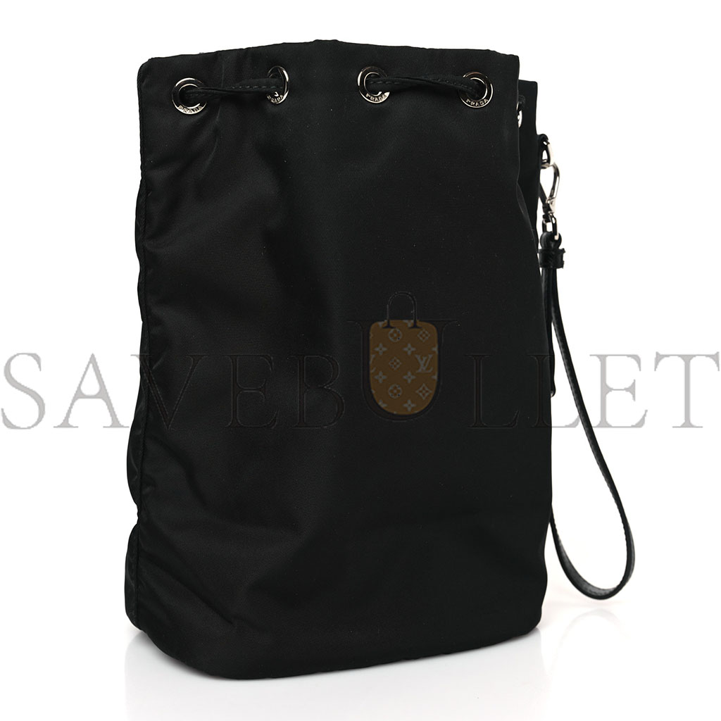 PRADA SAFFIANO TESSUTO NYLON VELA BUCKET WRISTLET BLACK (22*15*10cm) PRADA SAFFIANO TESSUTO NYLON VELA BUCKET WRISTLET BLACK (22*15*10cm)