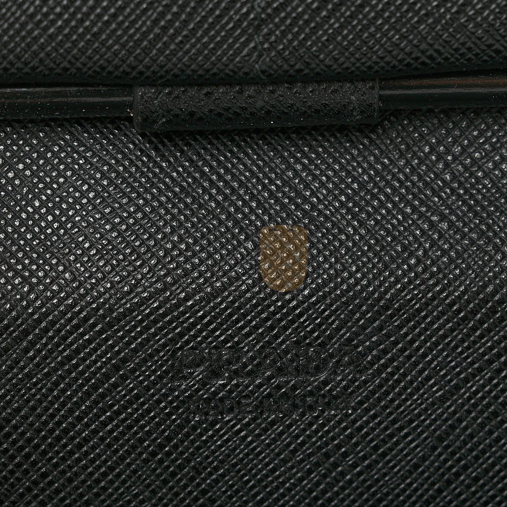 PRADA SAFFIANO METAL LARGE ZIP AROUND TRAVEL WALLET BLACK (21*11*3cm) PRADA SAFFIANO METAL LARGE ZIP AROUND TRAVEL WALLET BLACK (21*11*3cm)