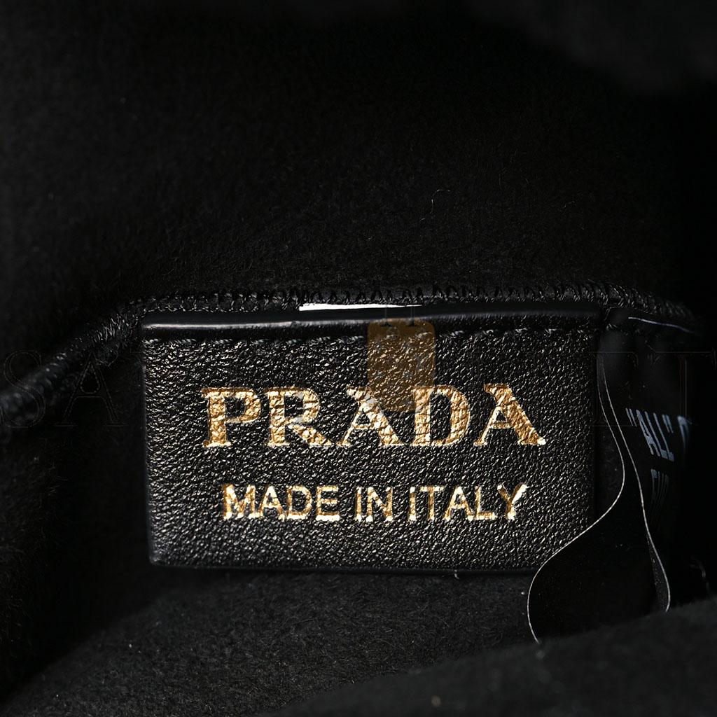 PRADA SHEARLING LOGO MINI TOTE BLACK WHITE (25*23*9cm) PRADA SHEARLING LOGO MINI TOTE BLACK WHITE (25*23*9cm)