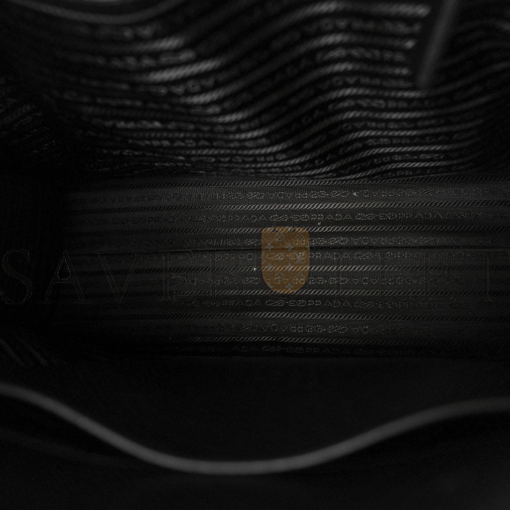 PRADA SOFT CALFSKIN TRIANGOLO SYMBOLE EMBOSSED MEDIUM TOTE BLACK (35*27*11cm) PRADA SOFT CALFSKIN TRIANGOLO SYMBOLE EMBOSSED MEDIUM TOTE BLACK (35*27*11cm)