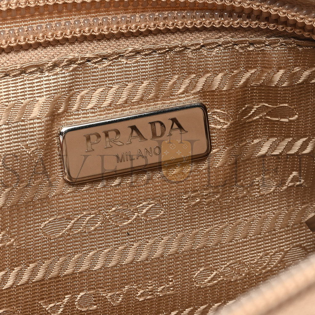 PRADA TESSUTO NYLON SAFFIANO WRISTLET CAMMEO (17*11*4cm) PRADA TESSUTO NYLON SAFFIANO WRISTLET CAMMEO (17*11*4cm)