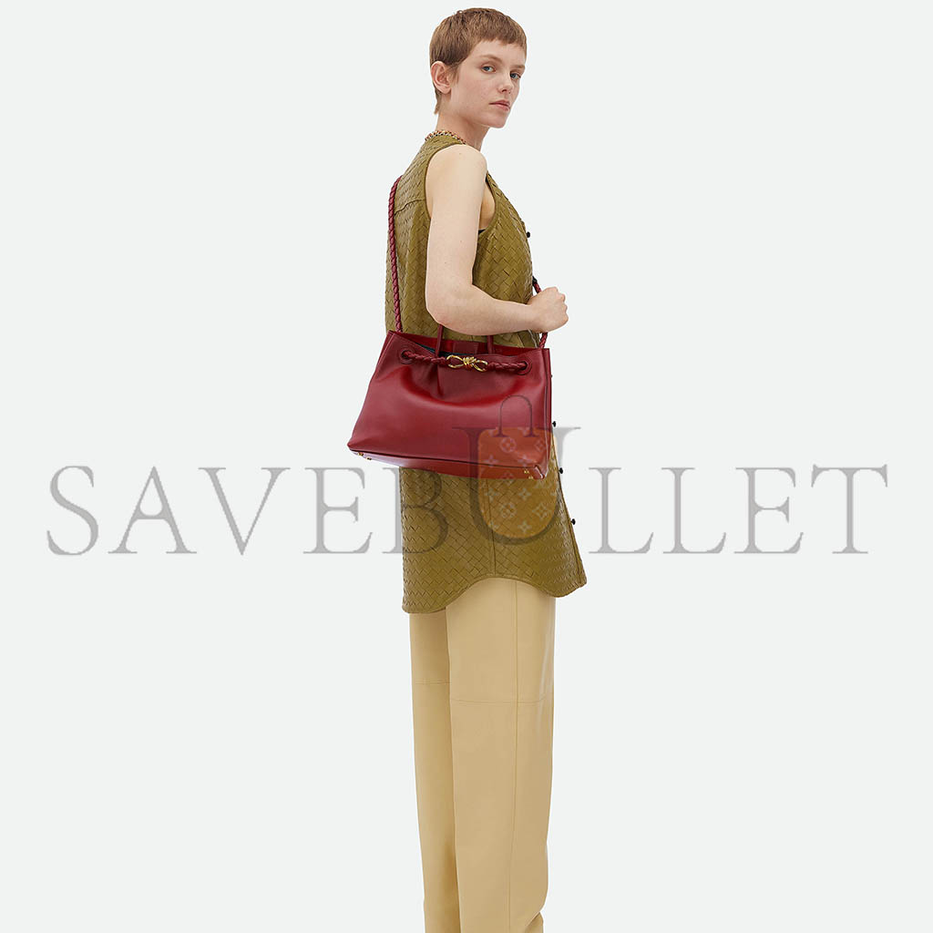 BOTTEGA VENETA ANDIAMO 810214V4O946545 (32*25*11cm) BOTTEGA VENETA ANDIAMO 810214V4O946545 (32*25*11cm)