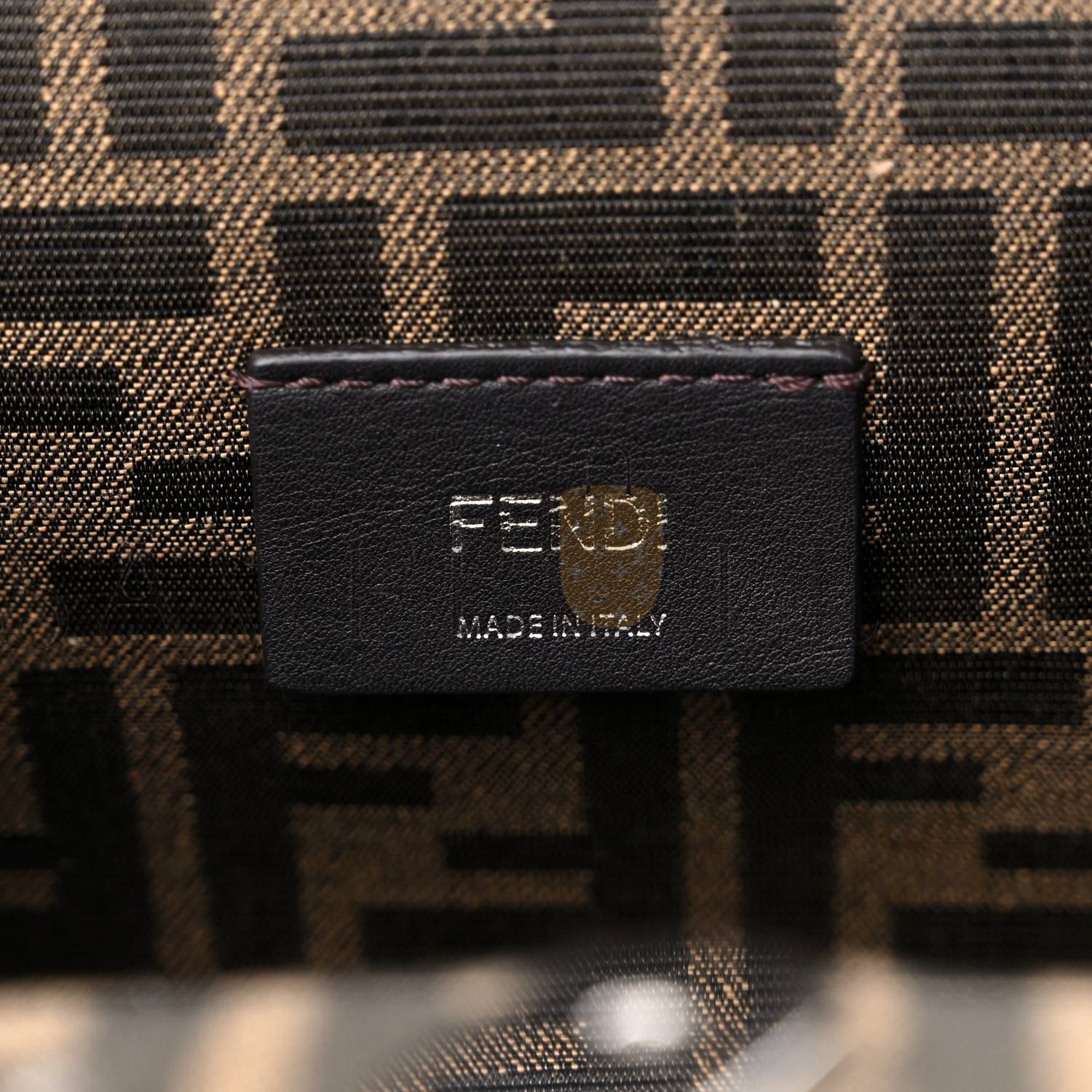 FENDI SHINY NAPPA SMALL FENDI FIRST VIOLETTA (26*18*9.5cm) FENDI SHINY NAPPA SMALL FENDI FIRST VIOLETTA (26*18*9.5cm)