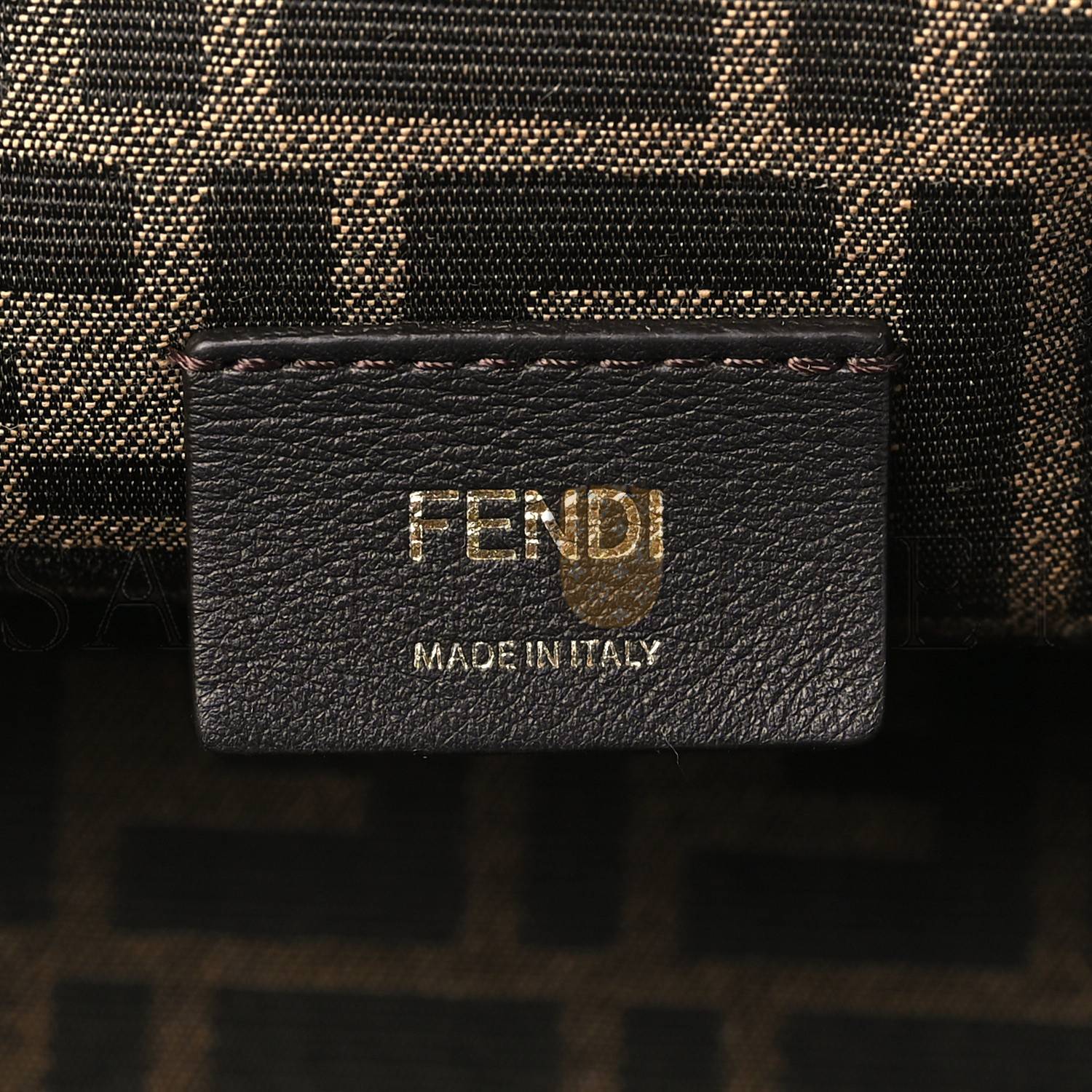 FENDI SHINY NAPPA SMALL FENDI FIRST SAHARA (26*18*9.5cm) FENDI SHINY NAPPA SMALL FENDI FIRST SAHARA (26*18*9.5cm)