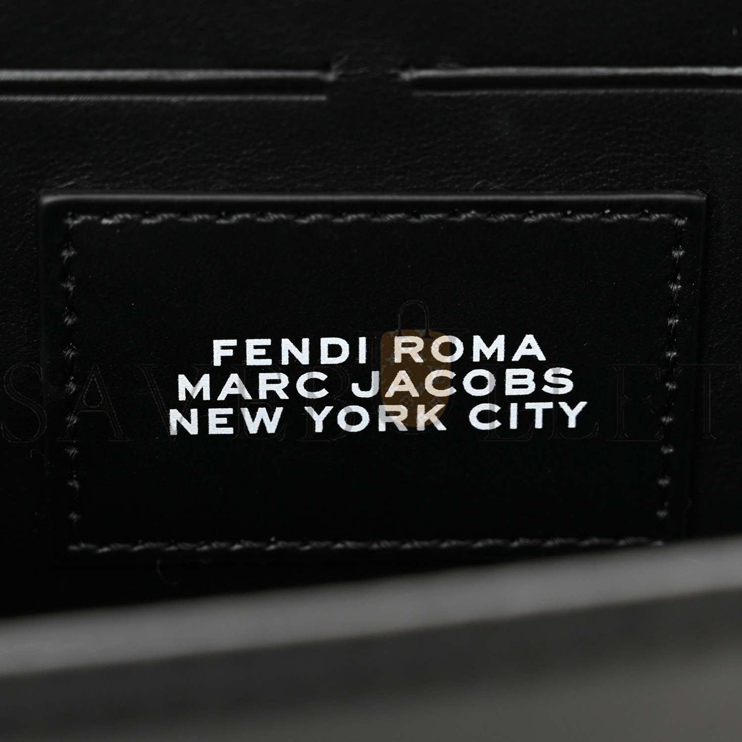 FENDI X MARC JACOBS NAPPA LOGO BAGUETTE SOFT TRUNK BAG BLACK (21*11*6cm) FENDI X MARC JACOBS NAPPA LOGO BAGUETTE SOFT TRUNK BAG BLACK (21*11*6cm)