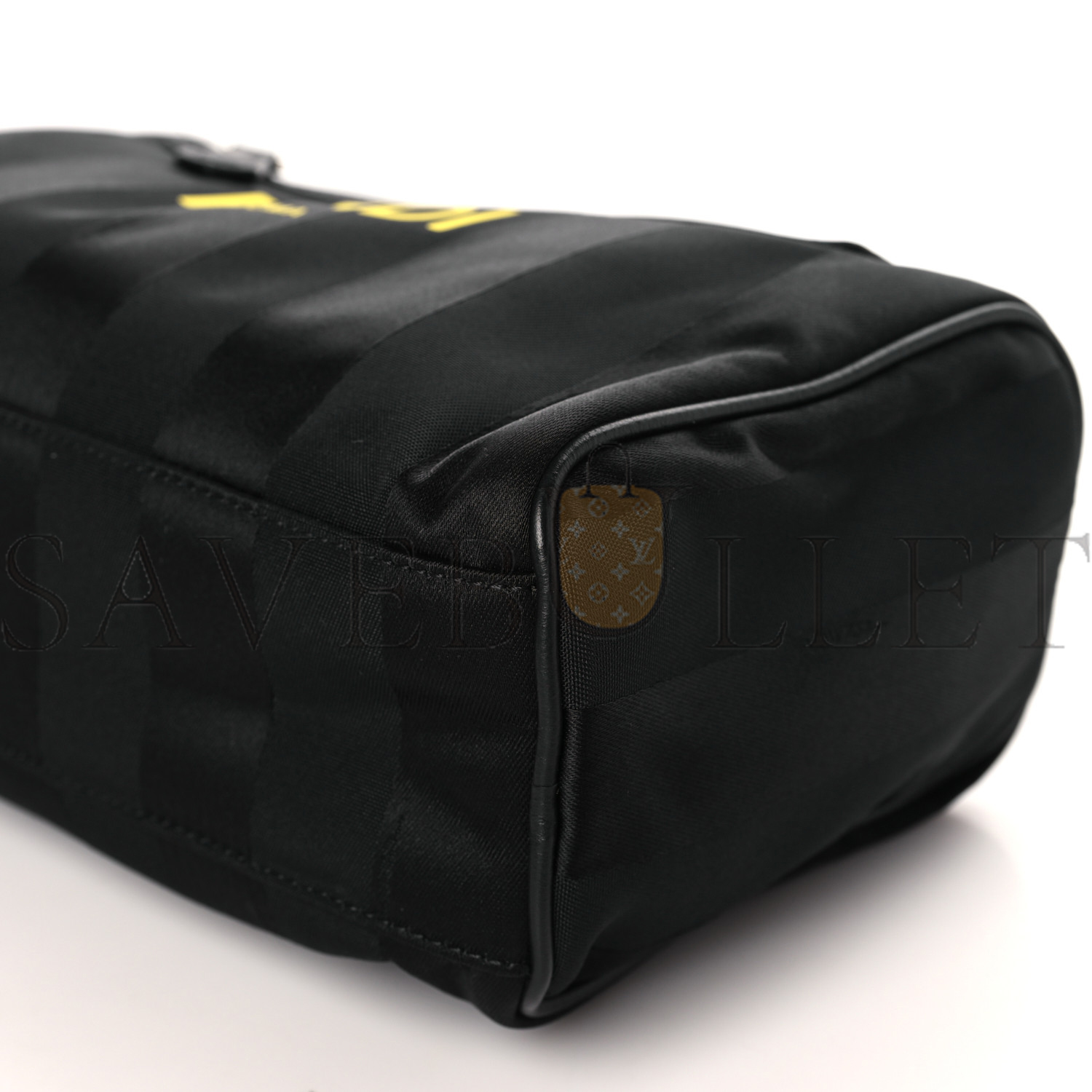 FENDI RECYCLED NYLON VITELLO GRACE LIGHT PEQUIN LOGO TRAVEL POUCH BLACK SUNFLOWER (25*13*11cm) FENDI RECYCLED NYLON VITELLO GRACE LIGHT PEQUIN LOGO TRAVEL POUCH BLACK SUNFLOWER (25*13*11cm)