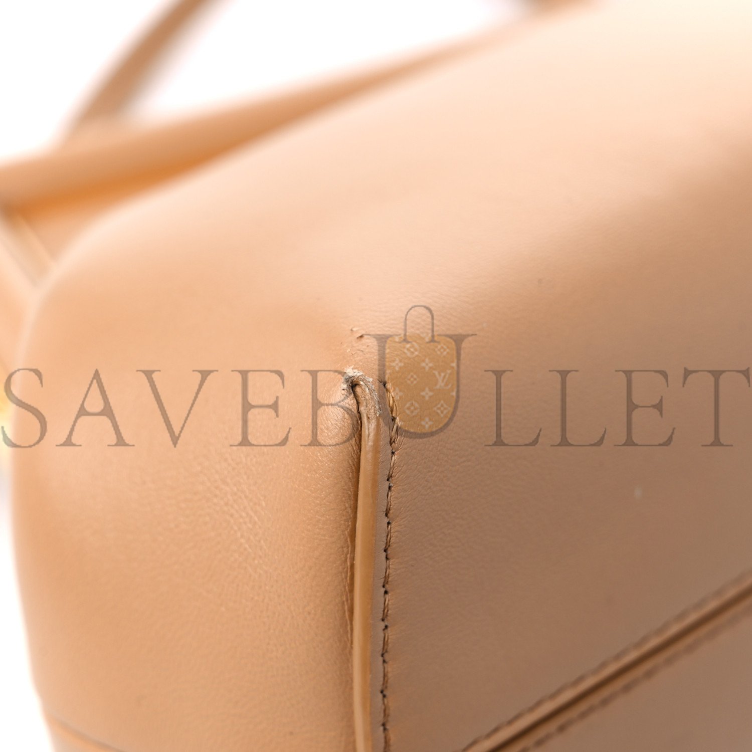 FENDI SHINY NAPPA SMALL FENDI FIRST SAND (26*18*9.5cm) FENDI SHINY NAPPA SMALL FENDI FIRST SAND (26*18*9.5cm)