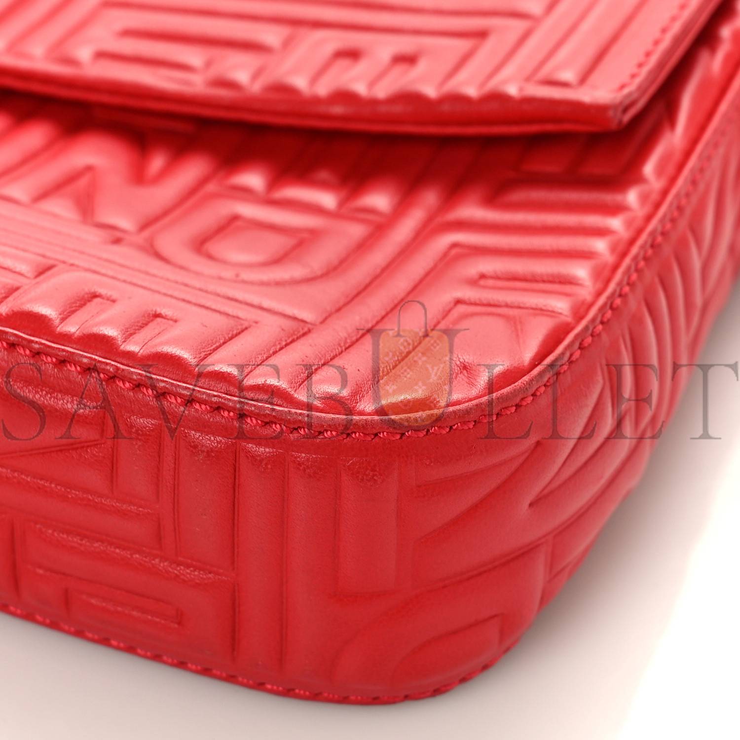 FENDI NAPPA LOGO EMBOSSED BAGUETTE RED (26*14*4cm) FENDI NAPPA LOGO EMBOSSED BAGUETTE RED (26*14*4cm)