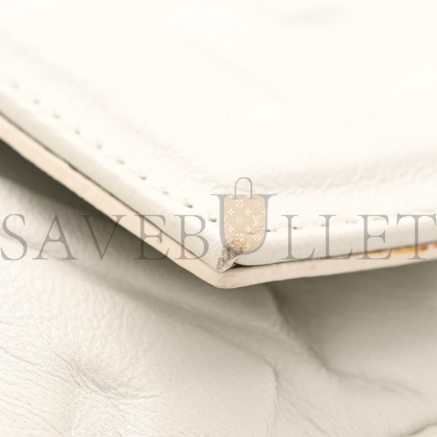 FENDI NAPPA FF 1974 EMBOSSED BAGUETTE WHITE (26*15*6cm) FENDI NAPPA FF 1974 EMBOSSED BAGUETTE WHITE (26*15*6cm)