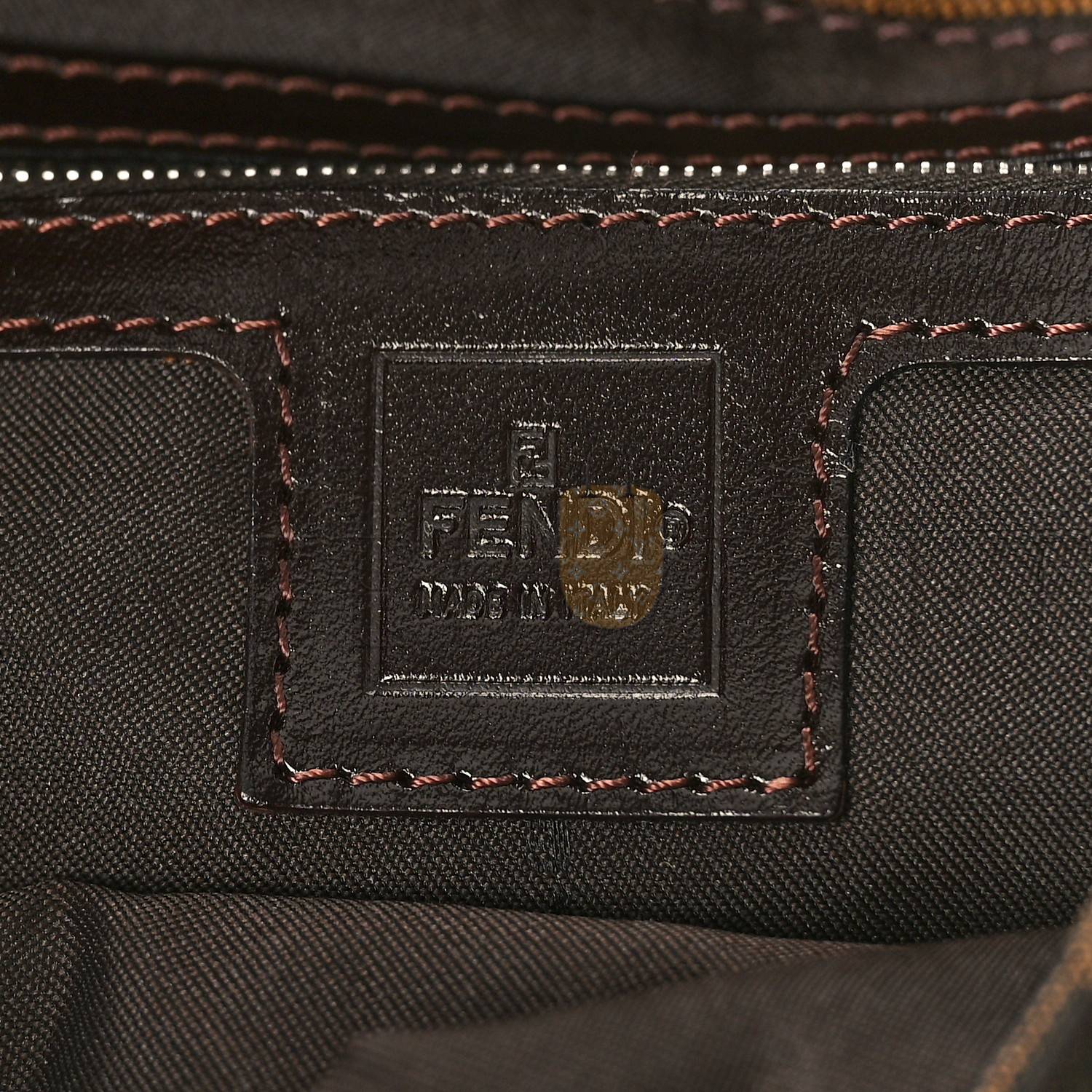 FENDI ZUCCA BAGUETTE TOBACCO (25*15*3cm) FENDI ZUCCA BAGUETTE TOBACCO (25*15*3cm)