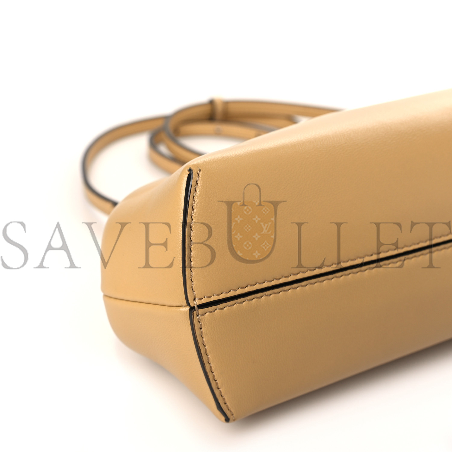FENDI SHINY NAPPA SMALL FENDI FIRST SAHARA (26*18*9.5cm) FENDI SHINY NAPPA SMALL FENDI FIRST SAHARA (26*18*9.5cm)
