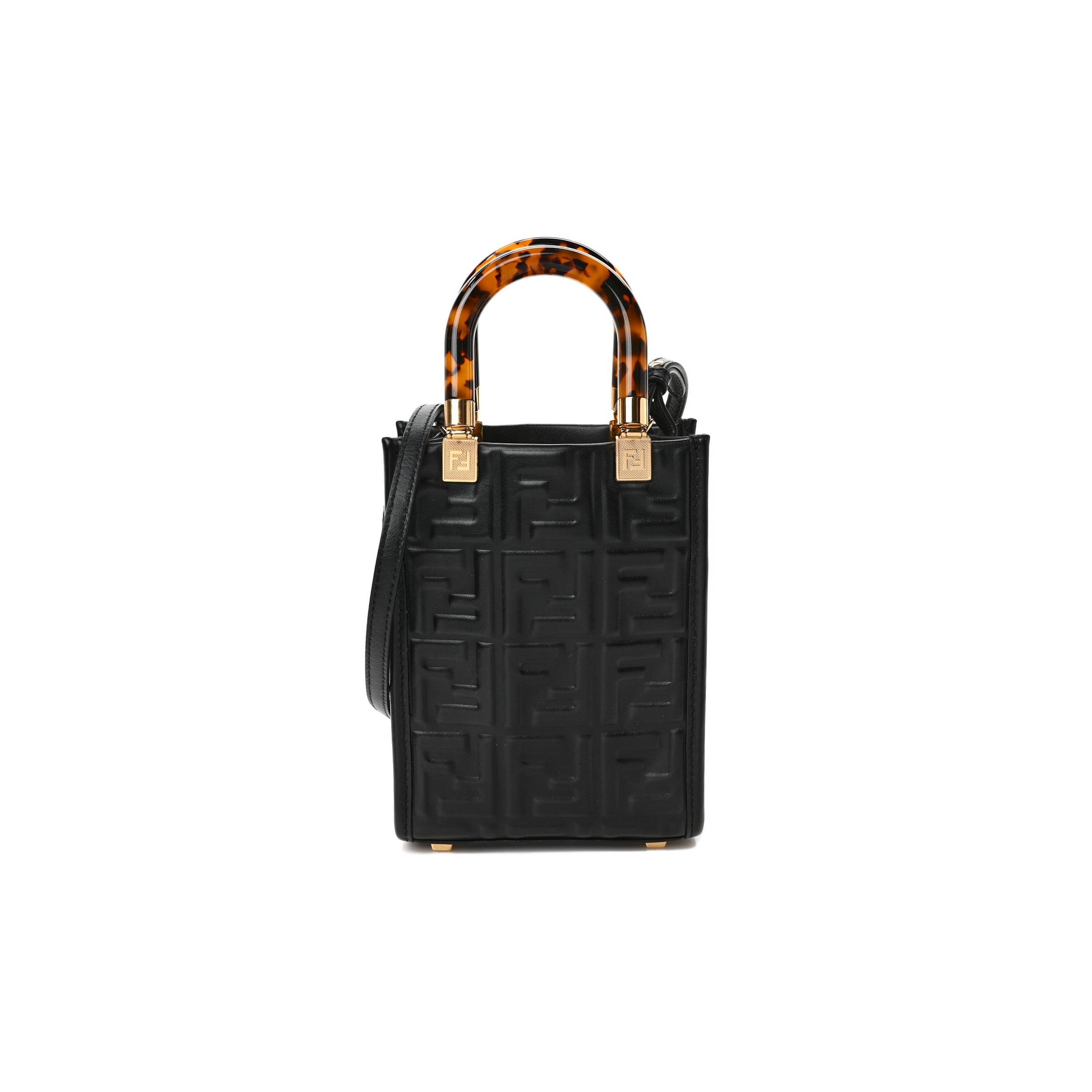 FENDI VITELLO PLEXIGLASS FF EMBOSSED MINI FENDI SUNSHINE SHOPPER TOTE BLACK (18*13*6cm) FENDI VITELLO PLEXIGLASS FF EMBOSSED MINI FENDI SUNSHINE SHOPPER TOTE BLACK (18*13*6cm)