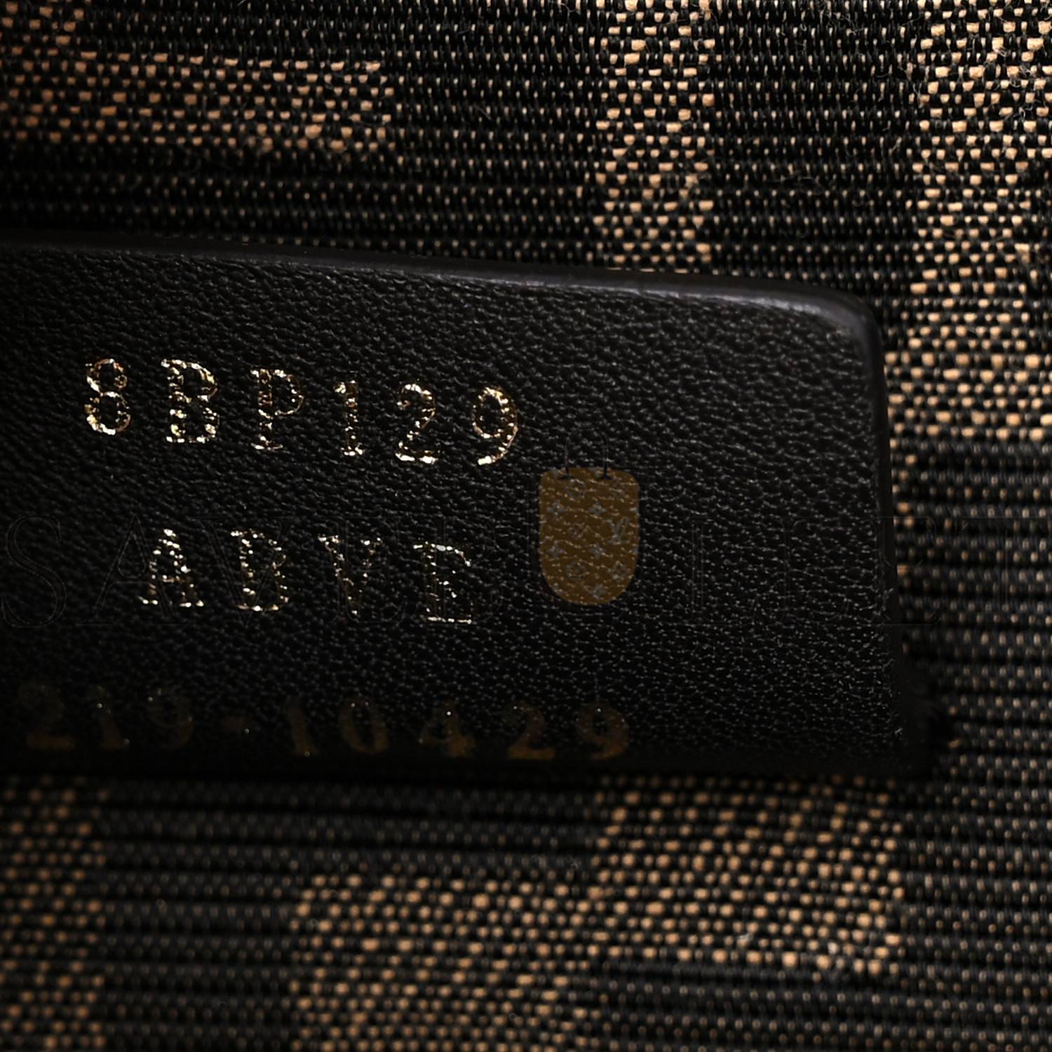 FENDI SHINY NAPPA SMALL FENDI FIRST SAND (26*18*9.5cm) FENDI SHINY NAPPA SMALL FENDI FIRST SAND (26*18*9.5cm)