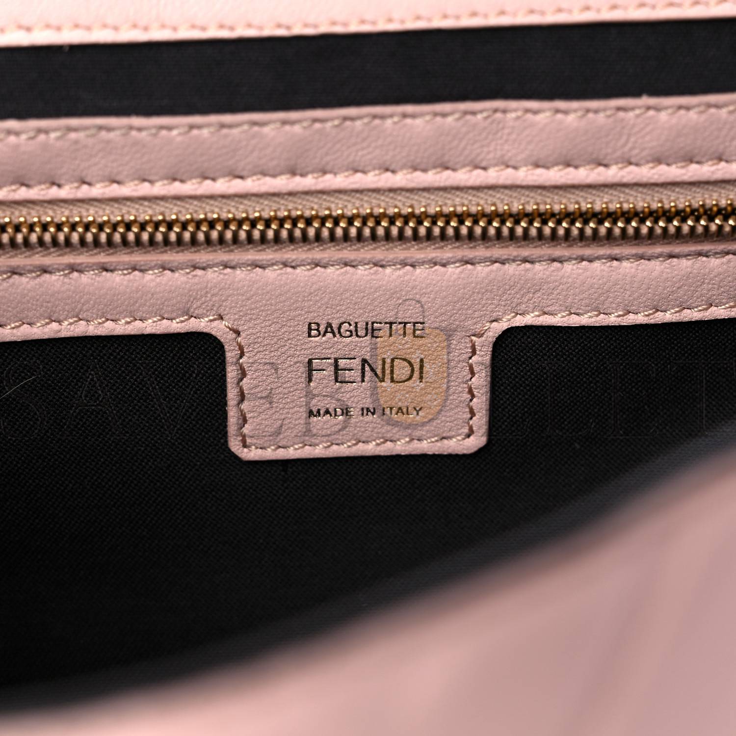 FENDI NAPPA FF 1974 EMBOSSED BAGUETTE ROSA QUARZO (27*15*5cm) FENDI NAPPA FF 1974 EMBOSSED BAGUETTE ROSA QUARZO (27*15*5cm)