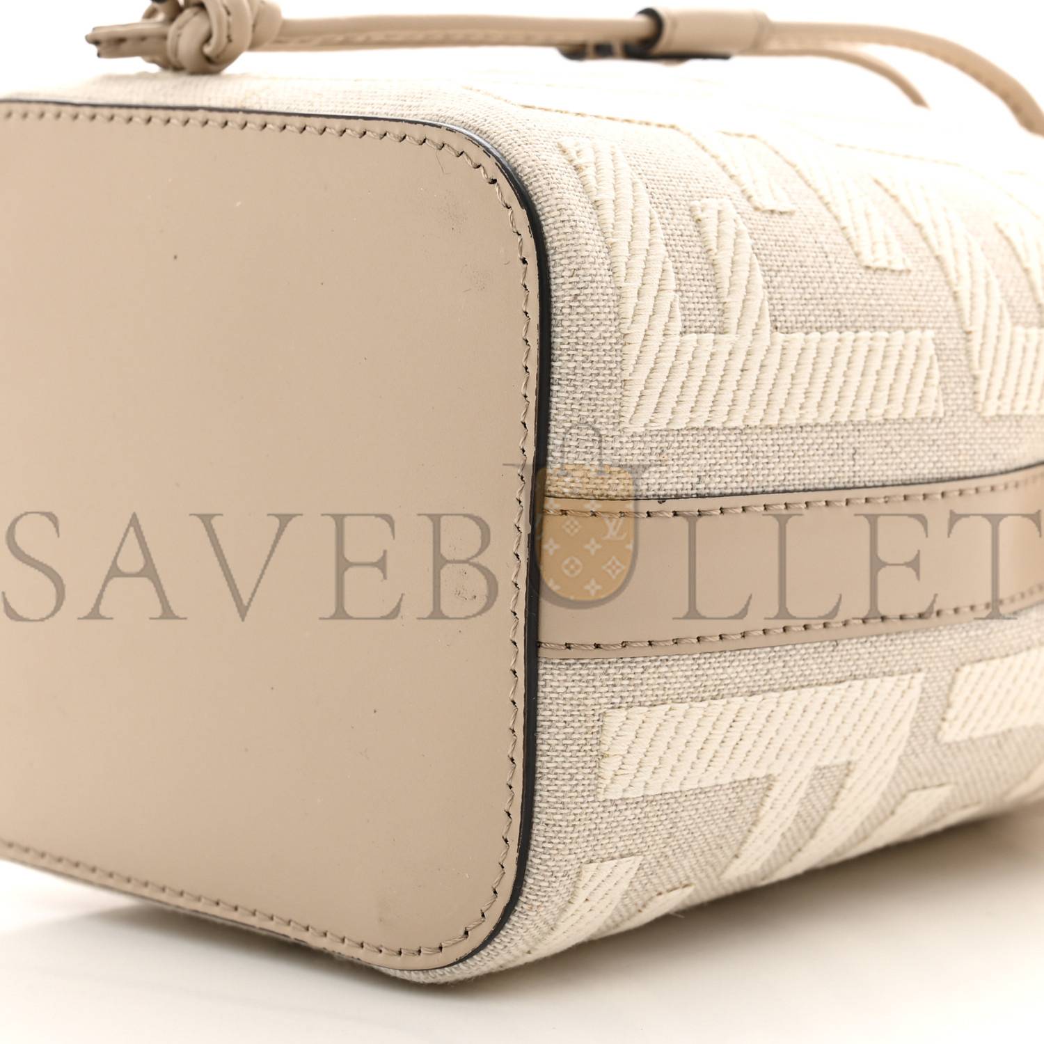 FENDI CANVAS NAPPA F IS FENDI FF EMBROIDERED MINI MON TRESOR BUCKET BAG GREZZO WHITE NUVOLA (18*12*10cm) FENDI CANVAS NAPPA F IS FENDI FF EMBROIDERED MINI MON TRESOR BUCKET BAG GREZZO WHITE NUVOLA (18*12*10cm)
