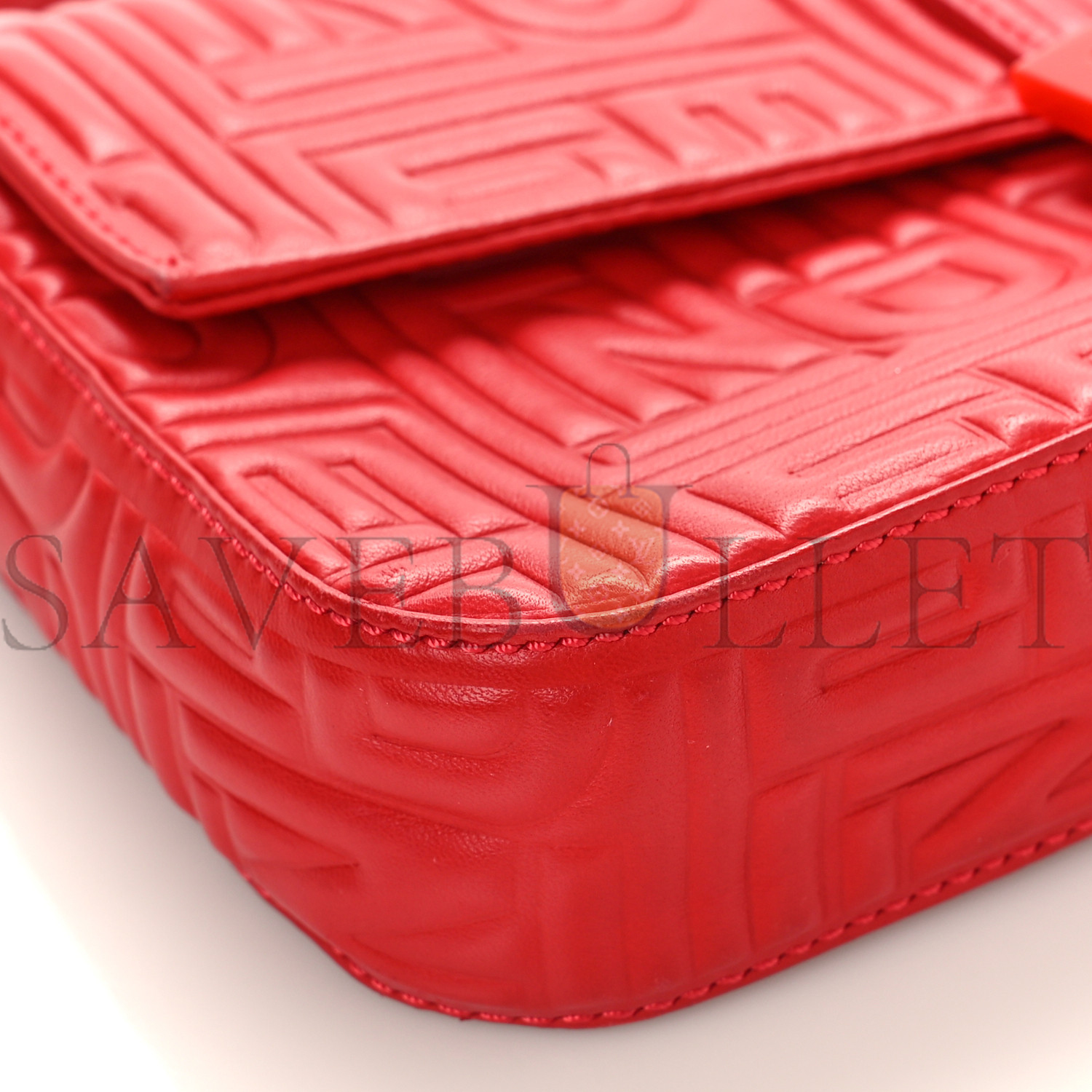 FENDI NAPPA LOGO EMBOSSED BAGUETTE RED (26*14*4cm) FENDI NAPPA LOGO EMBOSSED BAGUETTE RED (26*14*4cm)