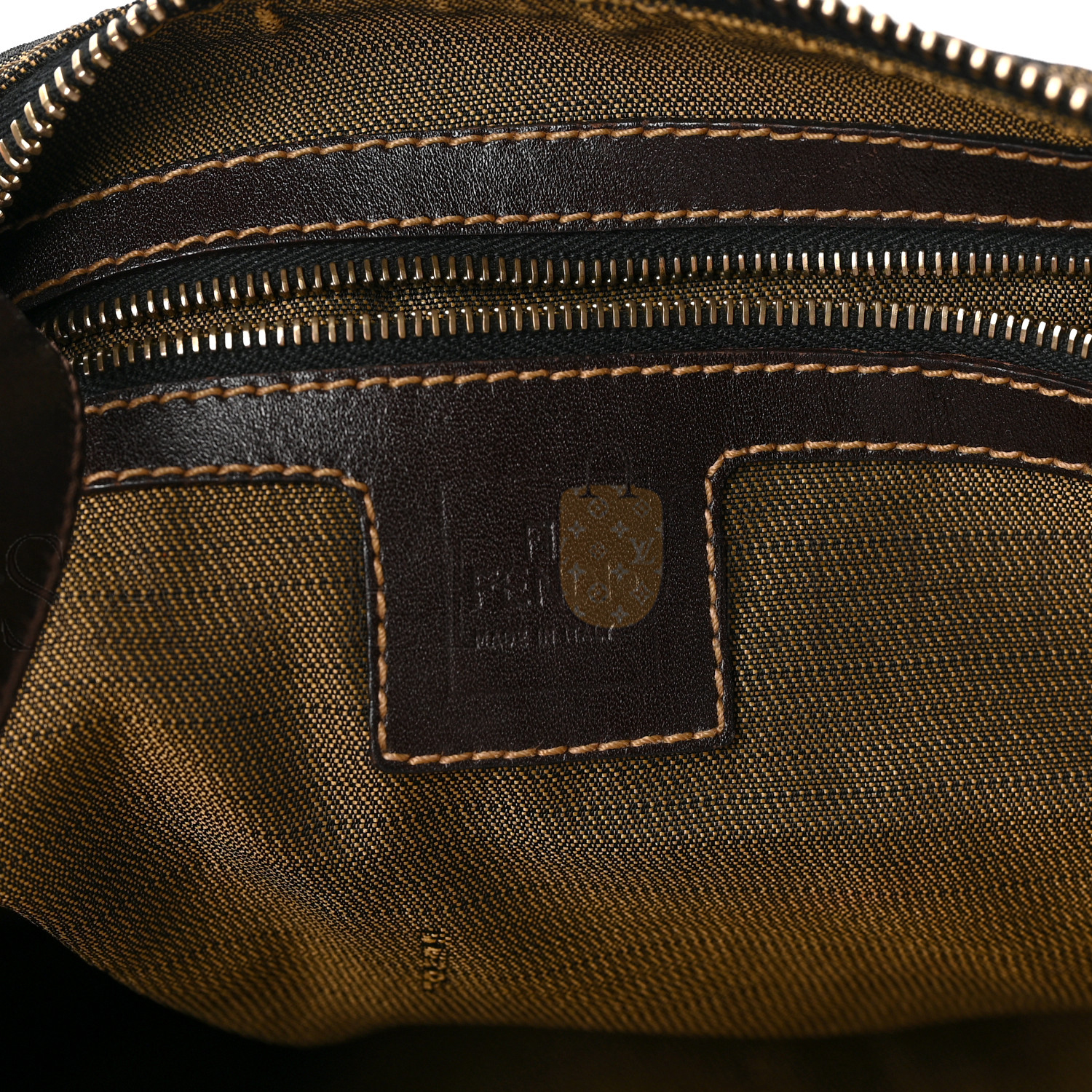 FENDI ZUCCA BAGUETTE SHOULDER BAG TOBACCO (29*20*11cm) FENDI ZUCCA BAGUETTE SHOULDER BAG TOBACCO (29*20*11cm)