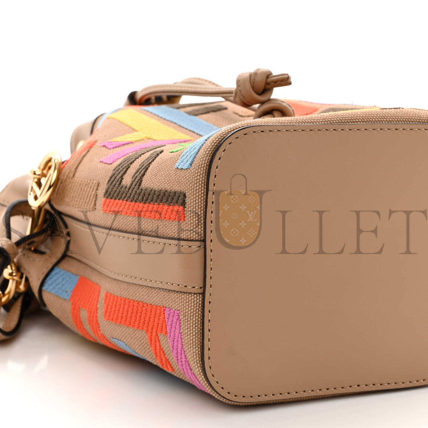 FENDI CANVAS VITELLO KING F IS FENDI FF MULTICOLOR EMBROIDERED MINI MON TRESOR BUCKET BAG MULTICOLOR CUOIO (18*12*10cm) FENDI CANVAS VITELLO KING F IS FENDI FF MULTICOLOR EMBROIDERED MINI MON TRESOR BUCKET BAG MULTICOLOR CUOIO (18*12*10cm)