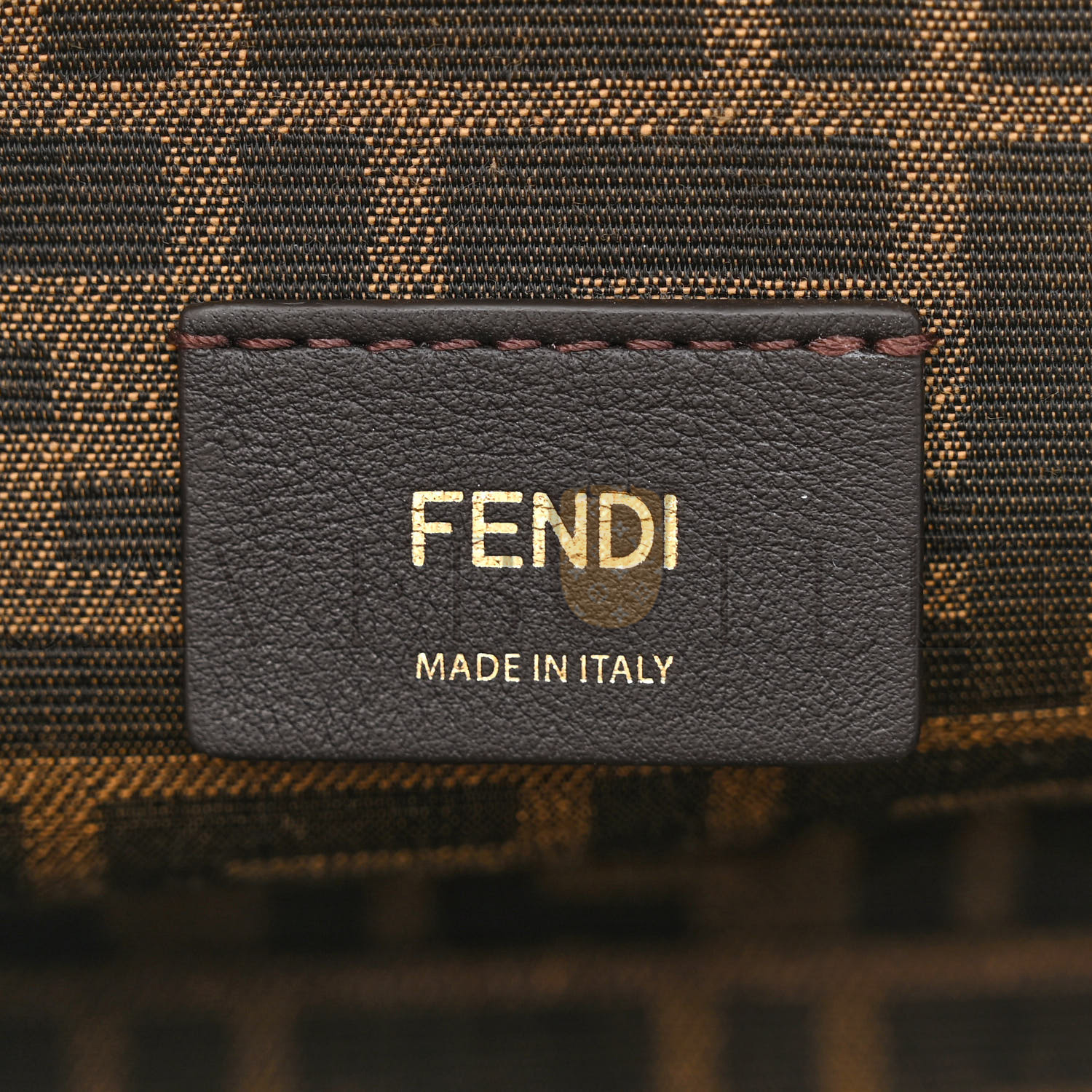 FENDI SHINY NAPPA SMALL FENDI FIRST NUVOLA (26*18*9.5cm) FENDI SHINY NAPPA SMALL FENDI FIRST NUVOLA (26*18*9.5cm)