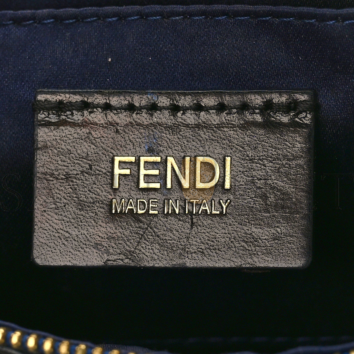 FENDI ZUCCA QUILTED POCHETTE TOBACCO BLUE (20*11*4cm) FENDI ZUCCA QUILTED POCHETTE TOBACCO BLUE (20*11*4cm)