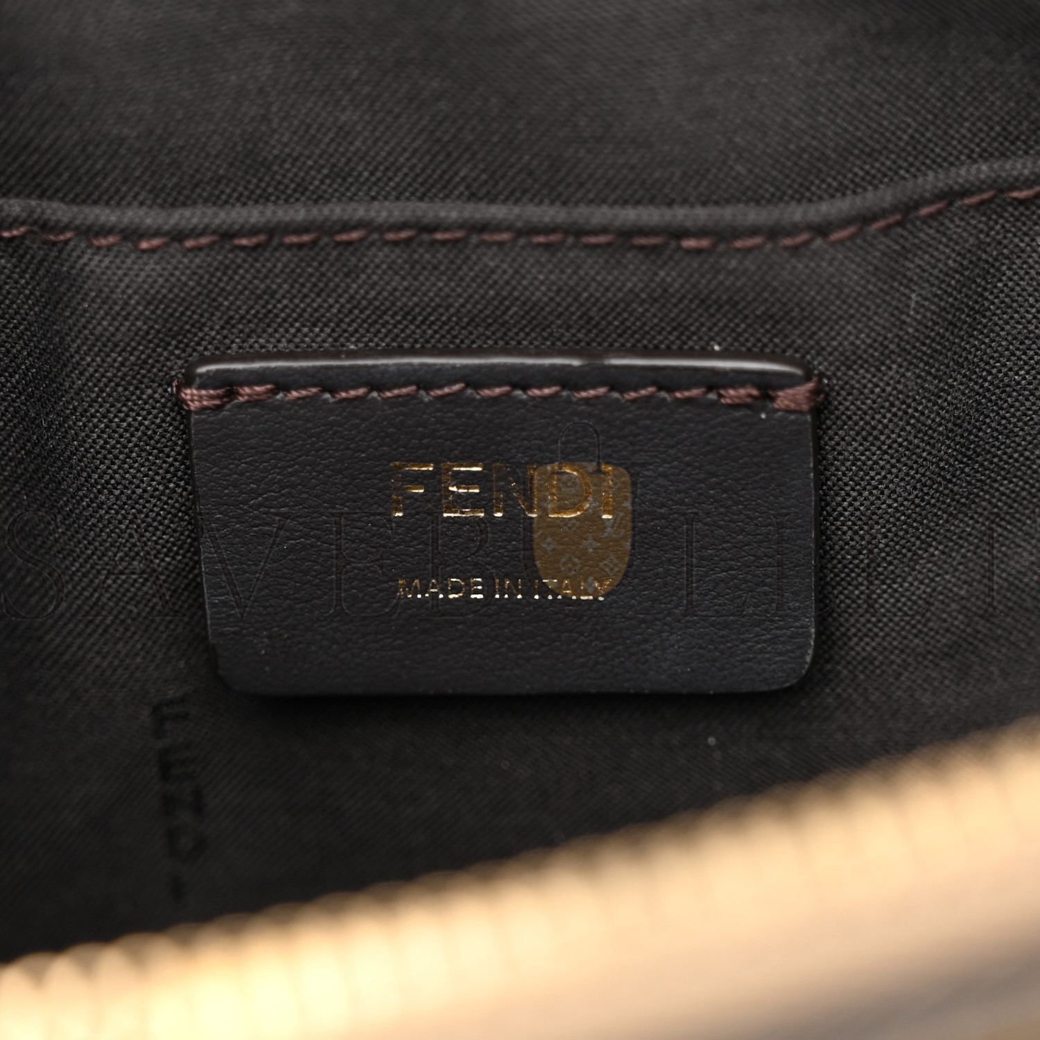 FENDI VITELLO KING LOGO EMBOSSED MINI BY THE WAY BOSTON BAG NUVOLA (19*13*9cm) FENDI VITELLO KING LOGO EMBOSSED MINI BY THE WAY BOSTON BAG NUVOLA (19*13*9cm)