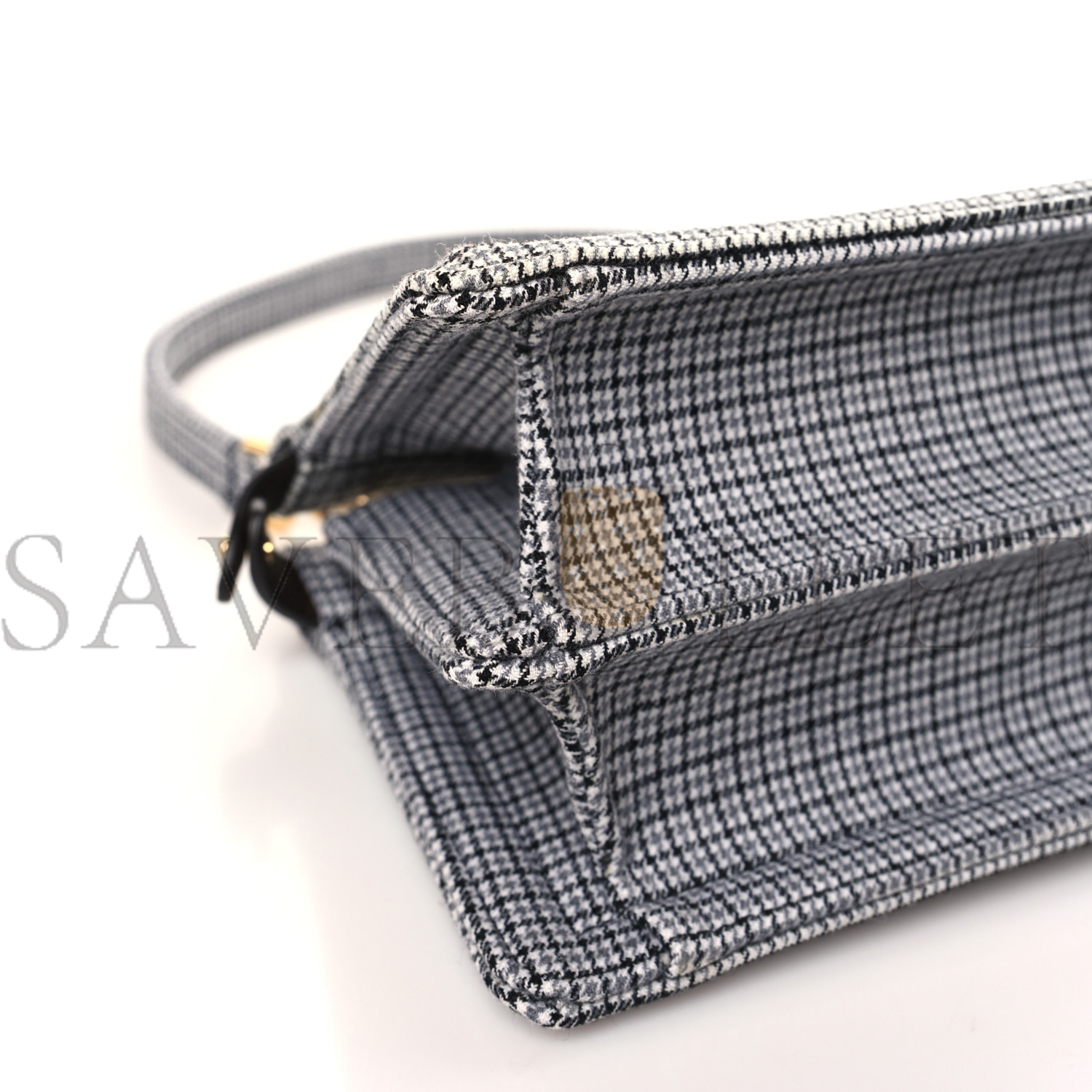 FENDI WOOL FABRIC JACQUARD CUOIO SMALL HOUNDSTOOTH FF 1974 PETITE PEEKABOO I SEE U SATCHEL GRIGIO ANTHRACITE (20*15*11cm) FENDI WOOL FABRIC JACQUARD CUOIO SMALL HOUNDSTOOTH FF 1974 PETITE PEEKABOO I SEE U SATCHEL GRIGIO ANTHRACITE (20*15*11cm)