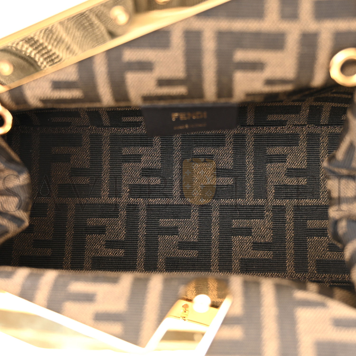 FENDI SHINY NAPPA SMALL FENDI FIRST CARAMELLO (26*18*9.5cm) FENDI SHINY NAPPA SMALL FENDI FIRST CARAMELLO (26*18*9.5cm)