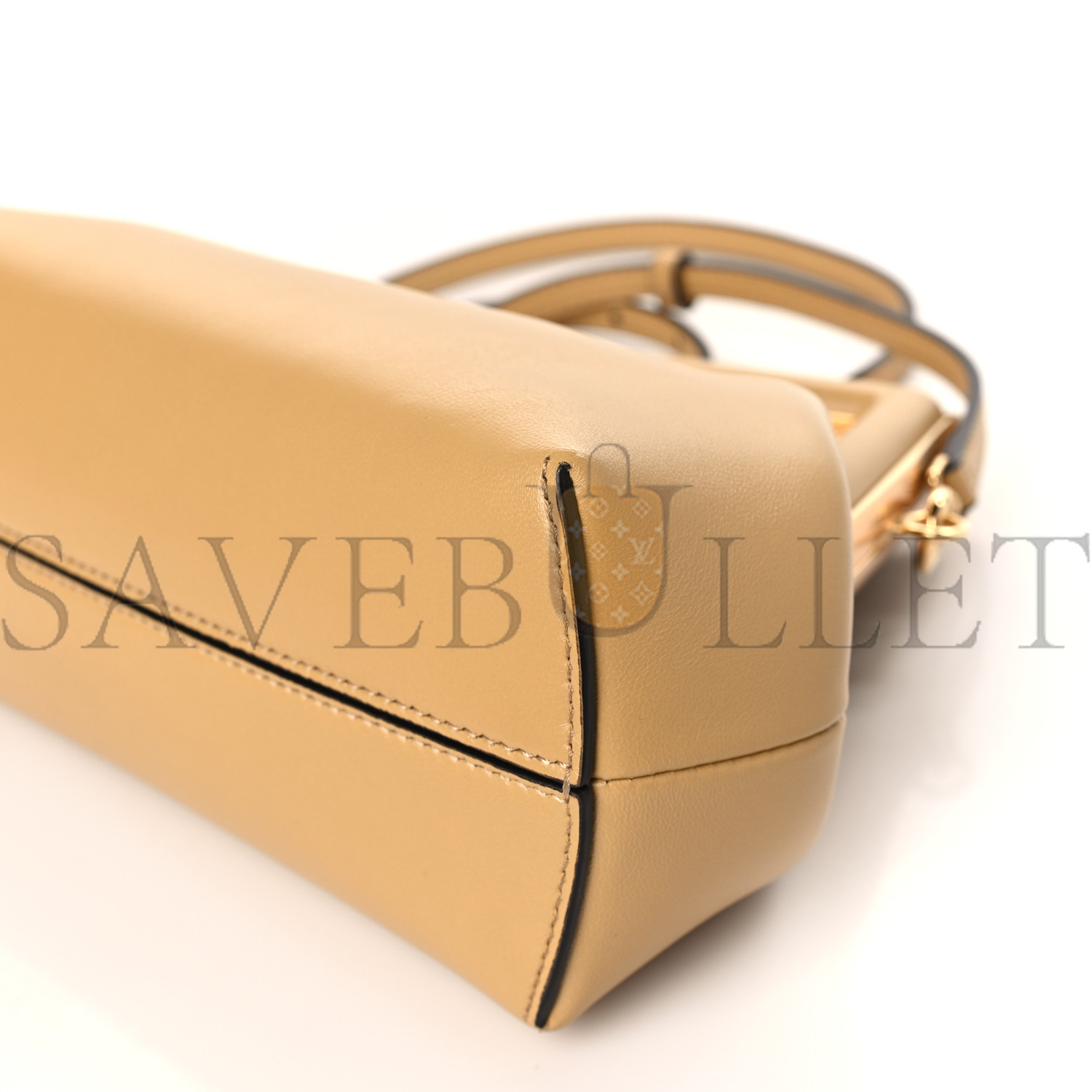 FENDI SHINY NAPPA SMALL FENDI FIRST SAHARA (26*18*9.5cm) FENDI SHINY NAPPA SMALL FENDI FIRST SAHARA (26*18*9.5cm)