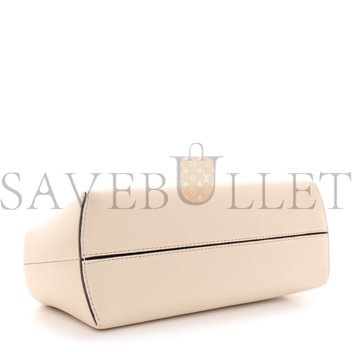 FENDI SHINY NAPPA SMALL FENDI FIRST NUVOLA (26*18*9.5cm) FENDI SHINY NAPPA SMALL FENDI FIRST NUVOLA (26*18*9.5cm)