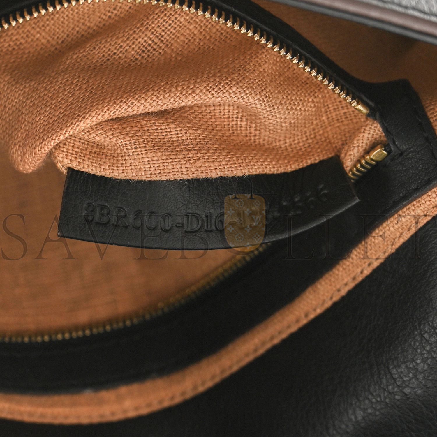 FENDI VITELLO FLAMINGO ENAMEL BAGUETTE BLACK (27*15*4cm) FENDI VITELLO FLAMINGO ENAMEL BAGUETTE BLACK (27*15*4cm)