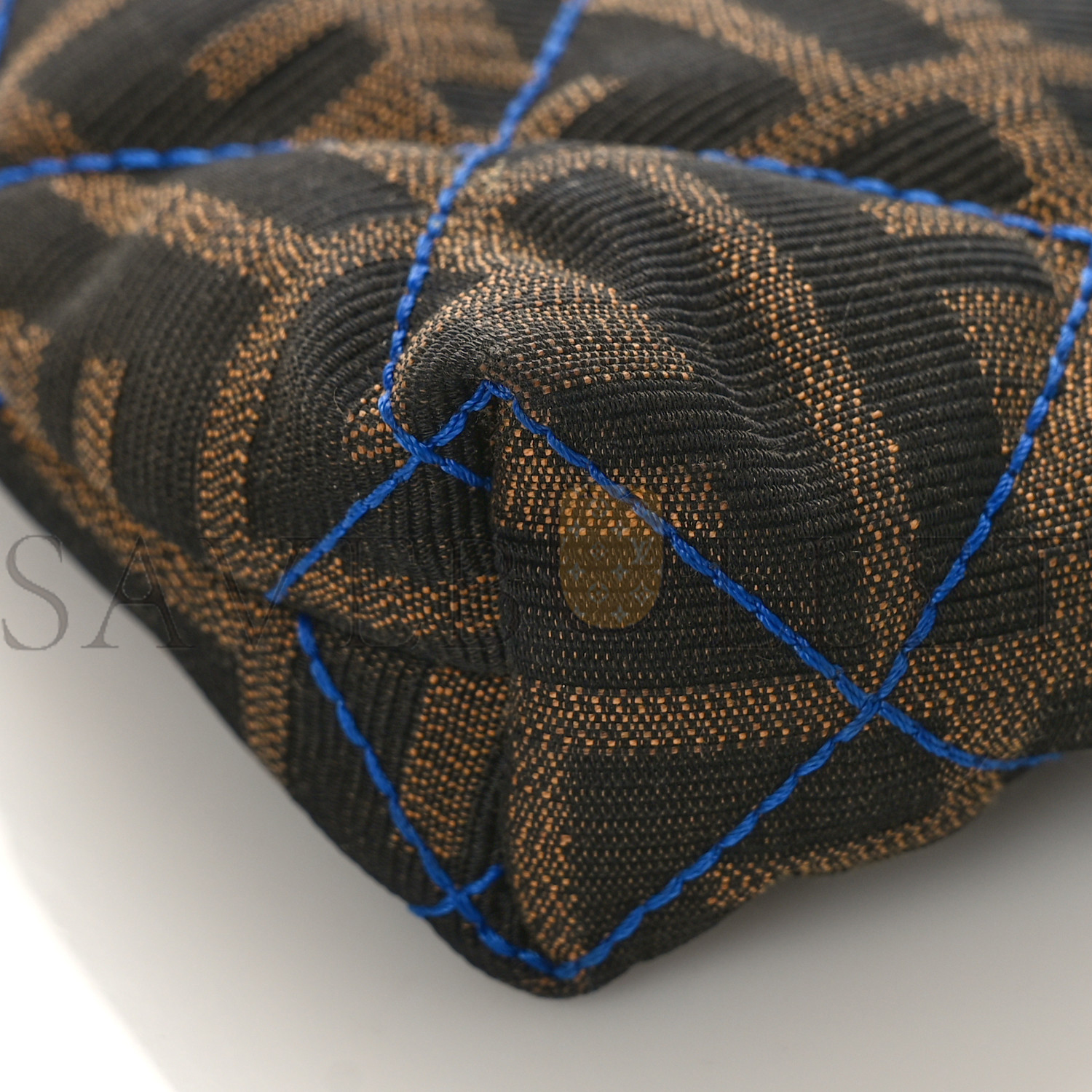 FENDI ZUCCA QUILTED POCHETTE TOBACCO BLUE (20*11*4cm) FENDI ZUCCA QUILTED POCHETTE TOBACCO BLUE (20*11*4cm)