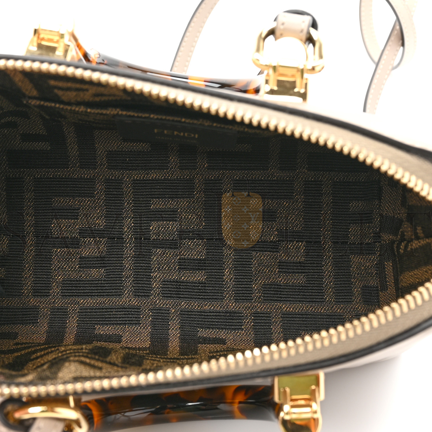 FENDI VITELLO KING PLEXIGLASS LOGO EMBOSSED MINI BY THE WAY TOP HANDLE BOSTON BAG TORTORA (17*11*8cm) FENDI VITELLO KING PLEXIGLASS LOGO EMBOSSED MINI BY THE WAY TOP HANDLE BOSTON BAG TORTORA (17*11*8cm)