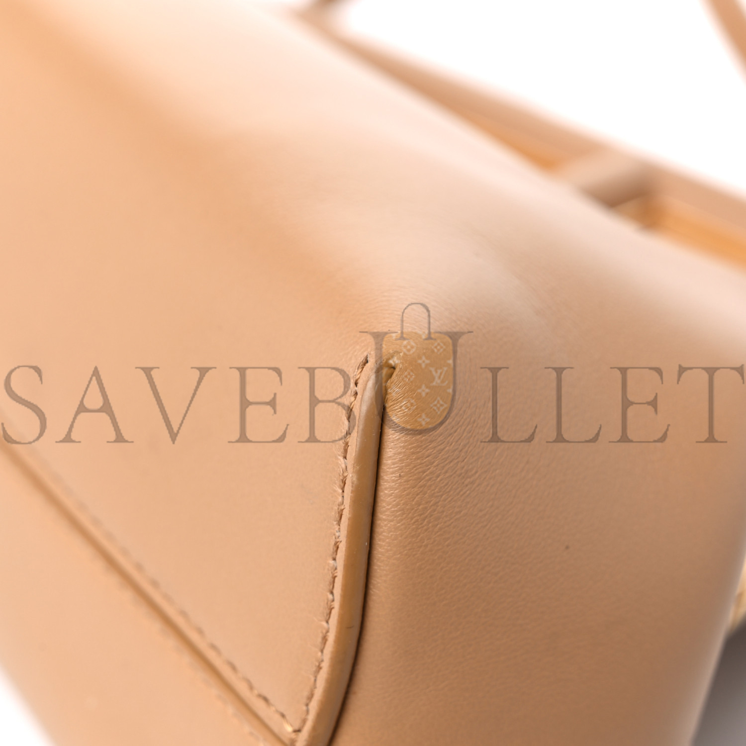 FENDI SHINY NAPPA SMALL FENDI FIRST SAND (26*18*9.5cm) FENDI SHINY NAPPA SMALL FENDI FIRST SAND (26*18*9.5cm)