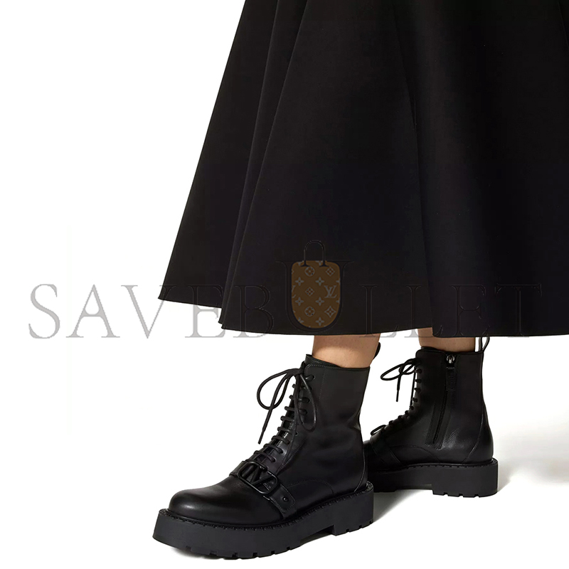 VALENTINO VLOGO SIGNATURE CALFSKIN COMBAT BOOT 45MM 5W0S0KT9EQC_0NO VALENTINO VLOGO SIGNATURE CALFSKIN COMBAT BOOT 45MM 5W0S0KT9EQC_0NO