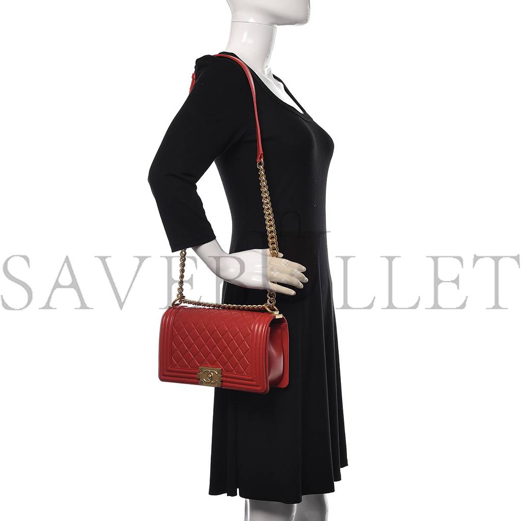 CHANEL LAMBSKIN QUILTED MEDIUM BOY FLAP RED GOLD HARDWARE (25*15*8cm) CHANEL LAMBSKIN QUILTED MEDIUM BOY FLAP RED GOLD HARDWARE (25*15*8cm)