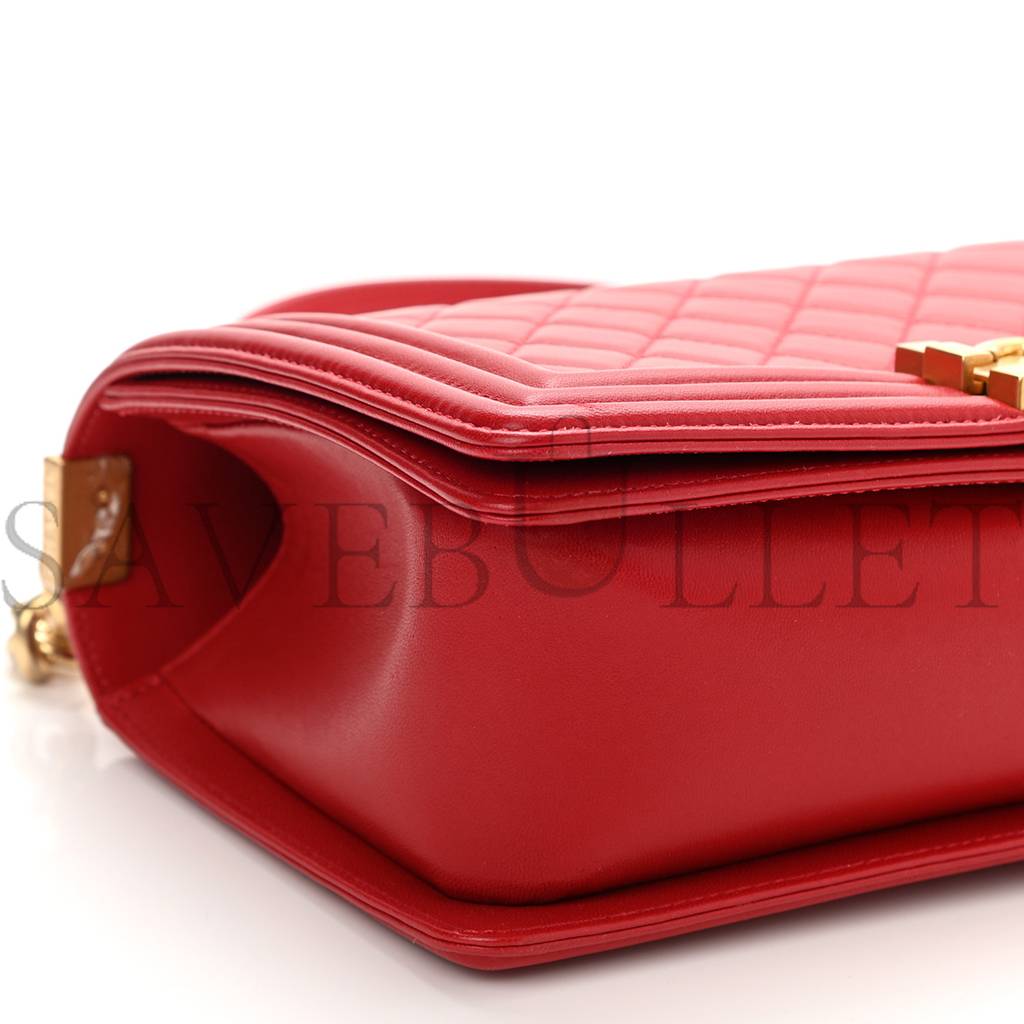 CHANEL LAMBSKIN QUILTED MEDIUM BOY FLAP RED GOLD HARDWARE (25*15*8cm) CHANEL LAMBSKIN QUILTED MEDIUM BOY FLAP RED GOLD HARDWARE (25*15*8cm)