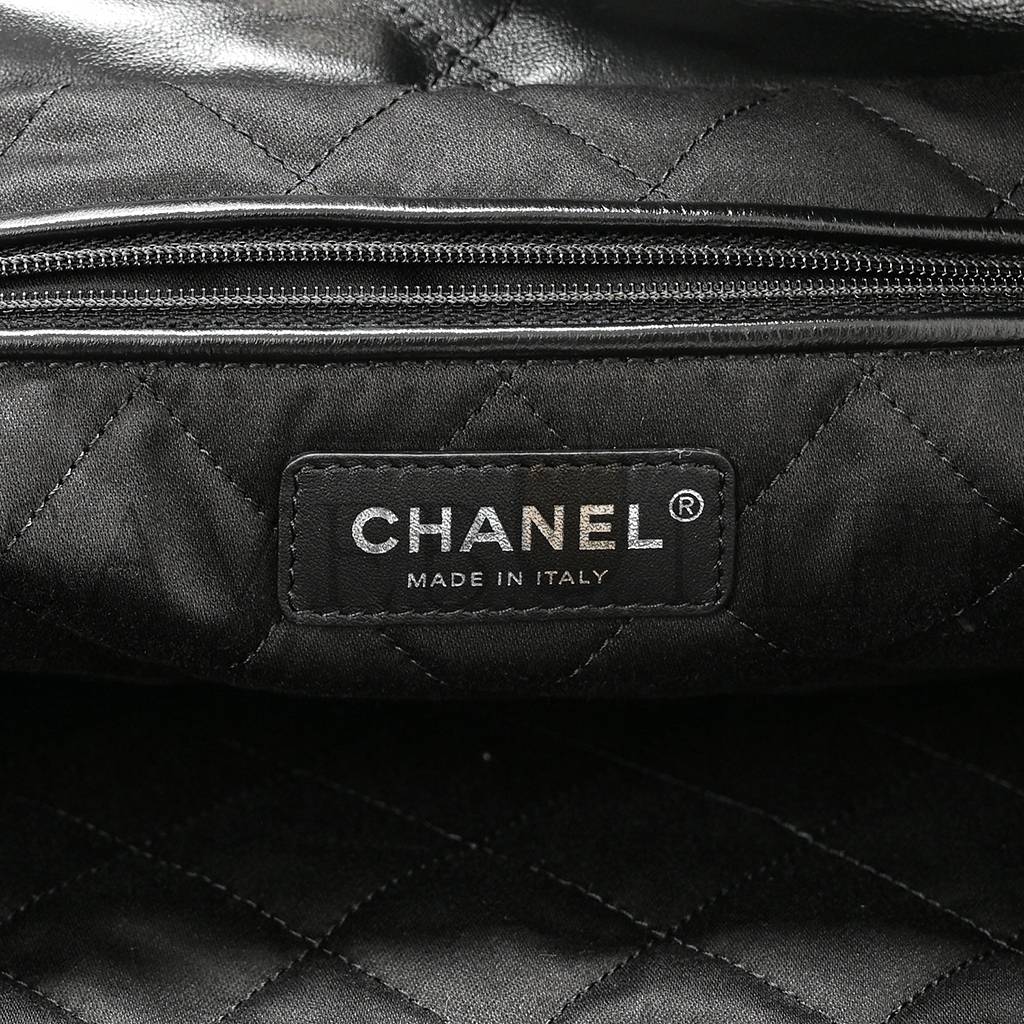 CHANEL SHINY CALFSKIN QUILTED CHANEL 22 SO BLACK BLACK HARDWARE (37*35*7cm) CHANEL SHINY CALFSKIN QUILTED CHANEL 22 SO BLACK BLACK HARDWARE (37*35*7cm)