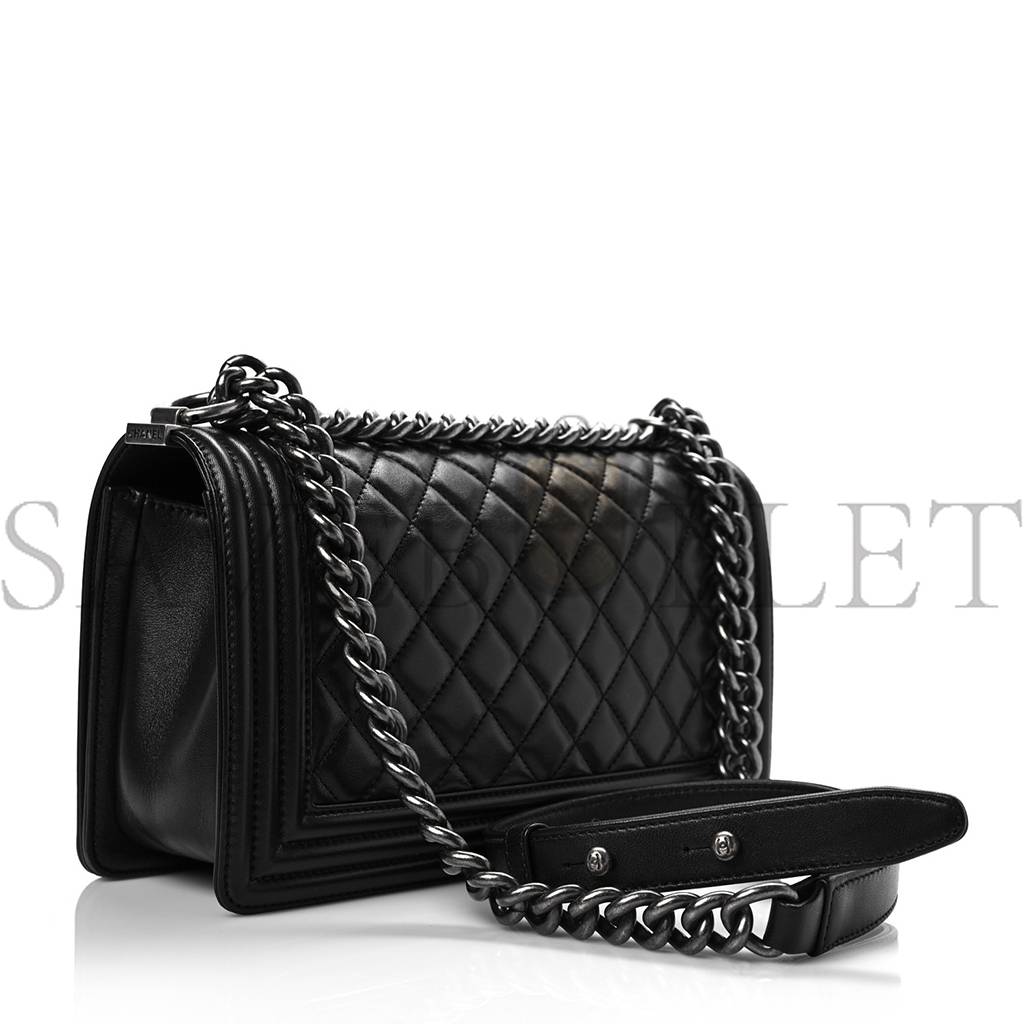 CHANEL CALFSKIN QUILTED MEDIUM BOY FLAP BLACK SILVER HARDWARE (25*14*9cm) CHANEL CALFSKIN QUILTED MEDIUM BOY FLAP BLACK SILVER HARDWARE (25*14*9cm)